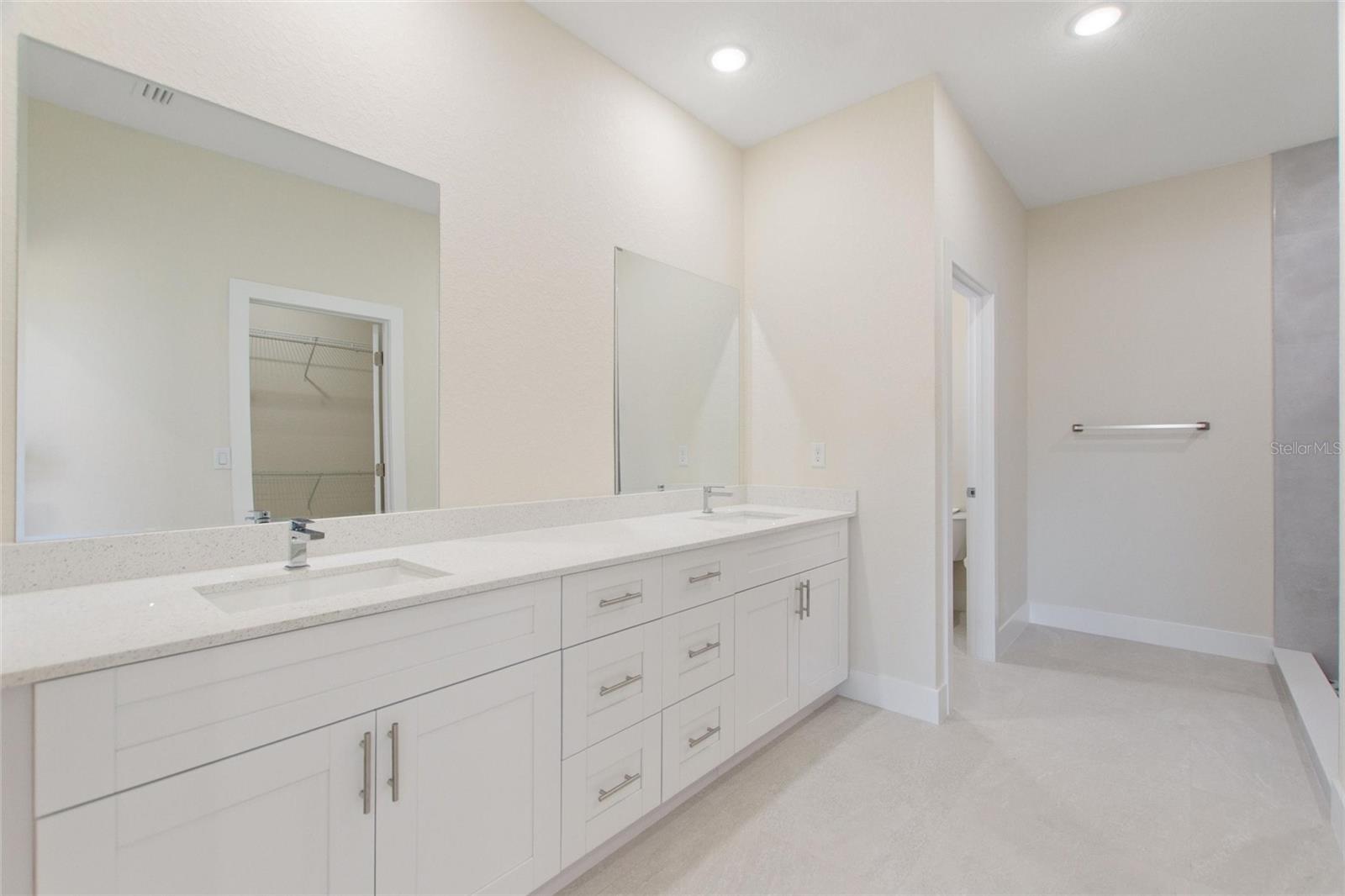 Image 12 of 71 For 2021 Valencia Drive