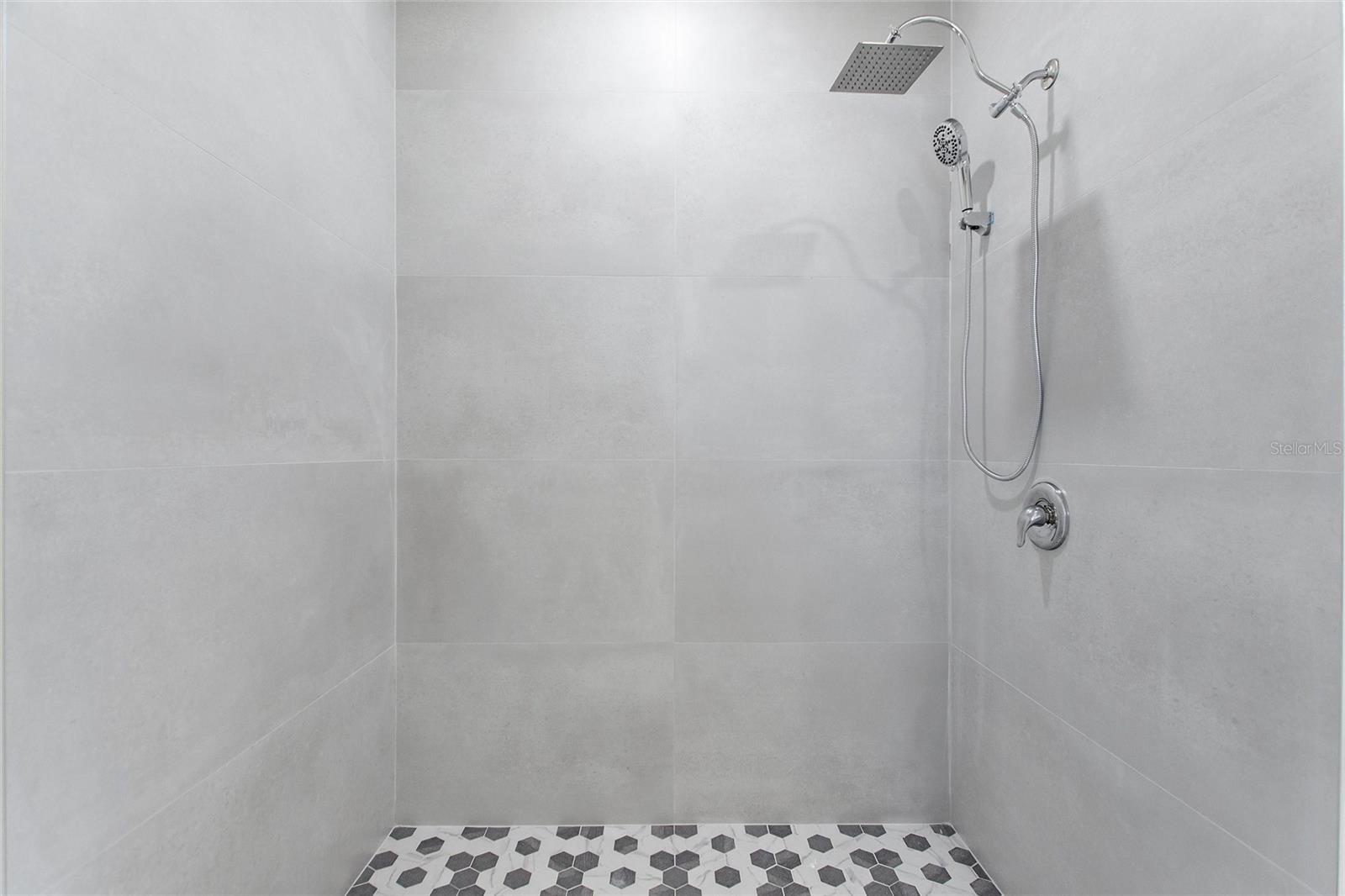 Image 13 of 71 For 2021 Valencia Drive
