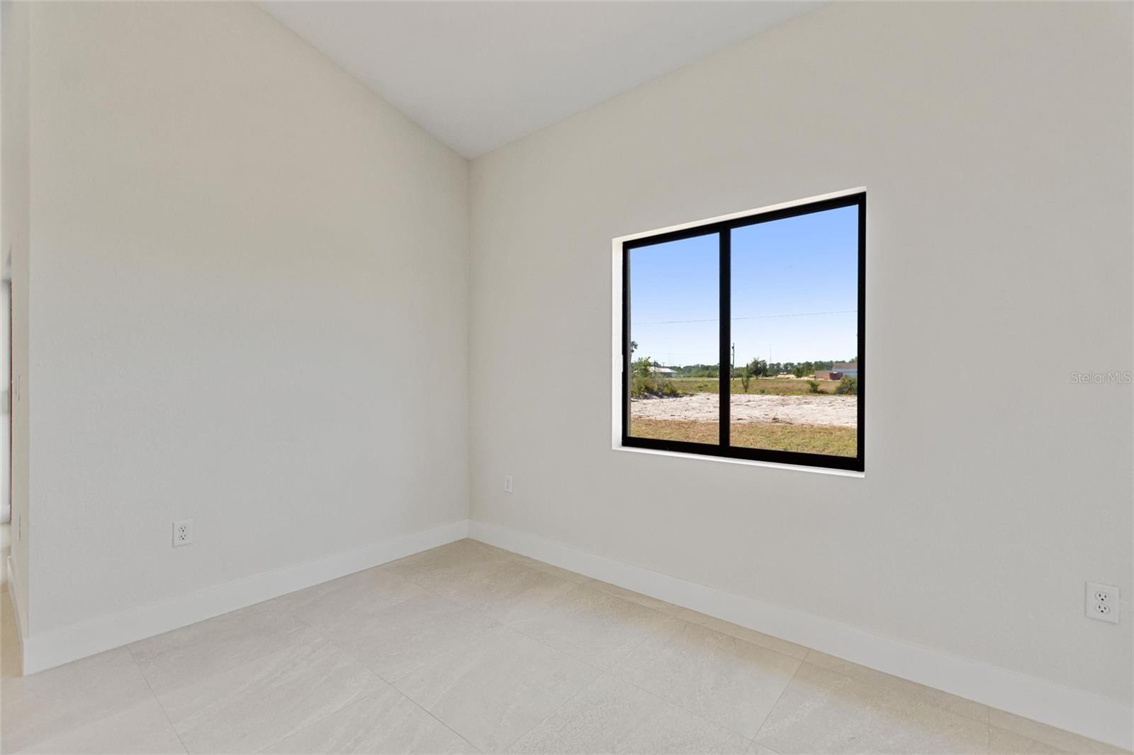 Image 16 of 71 For 2021 Valencia Drive