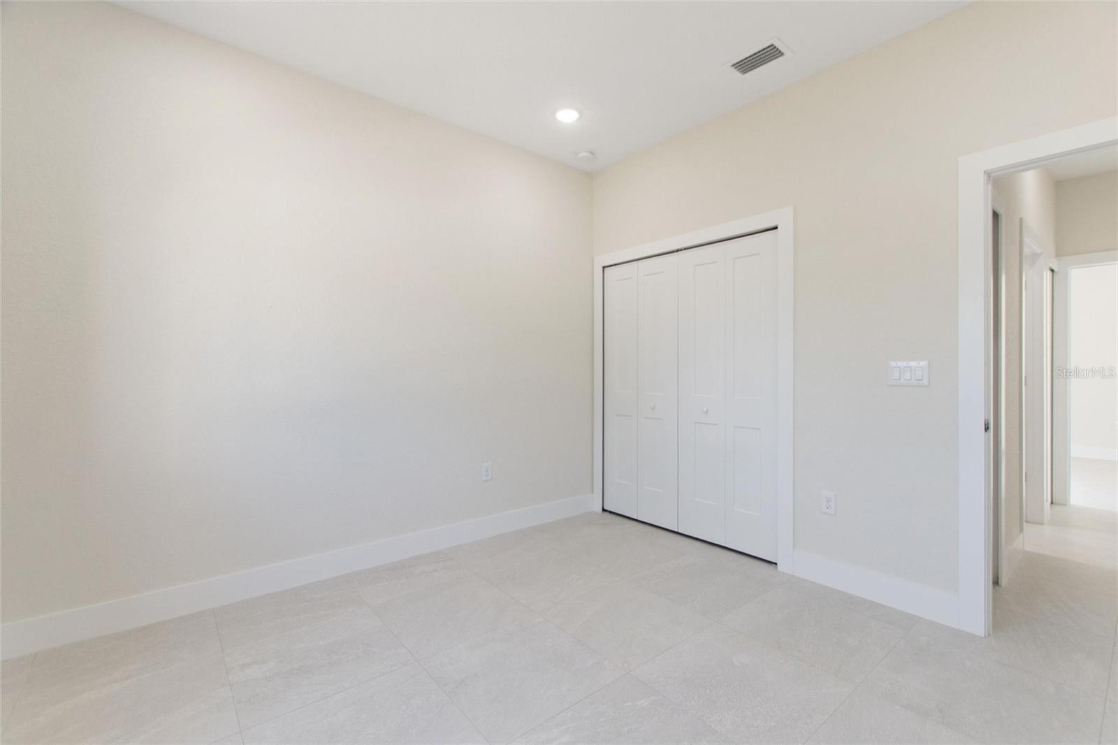Image 17 of 71 For 2021 Valencia Drive