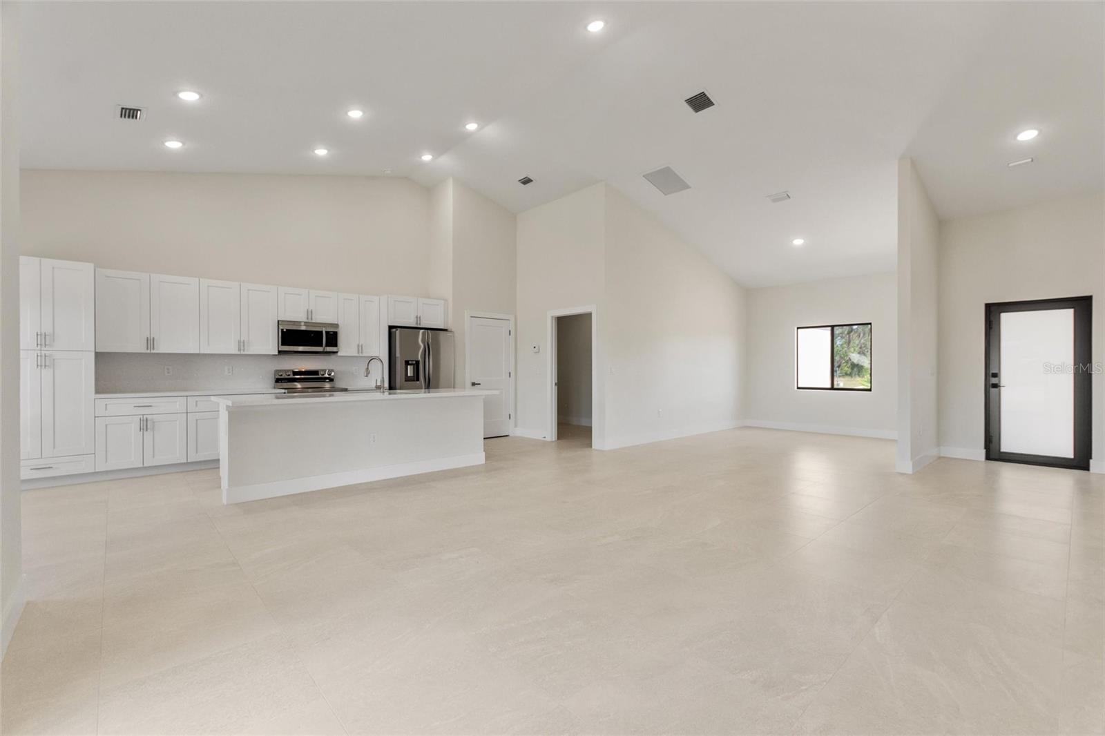 Image 6 of 71 For 2021 Valencia Drive