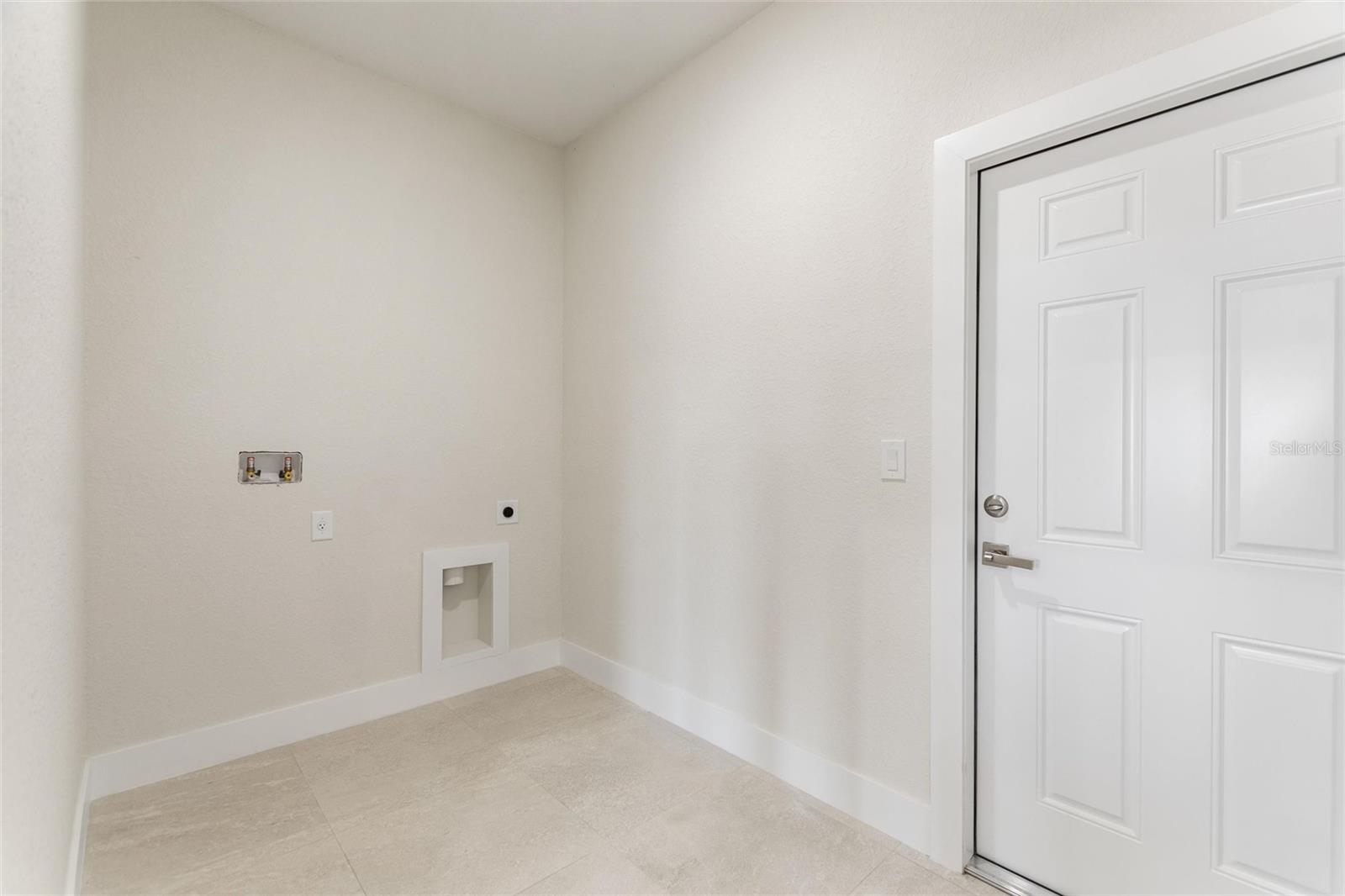 Image 9 of 71 For 2021 Valencia Drive
