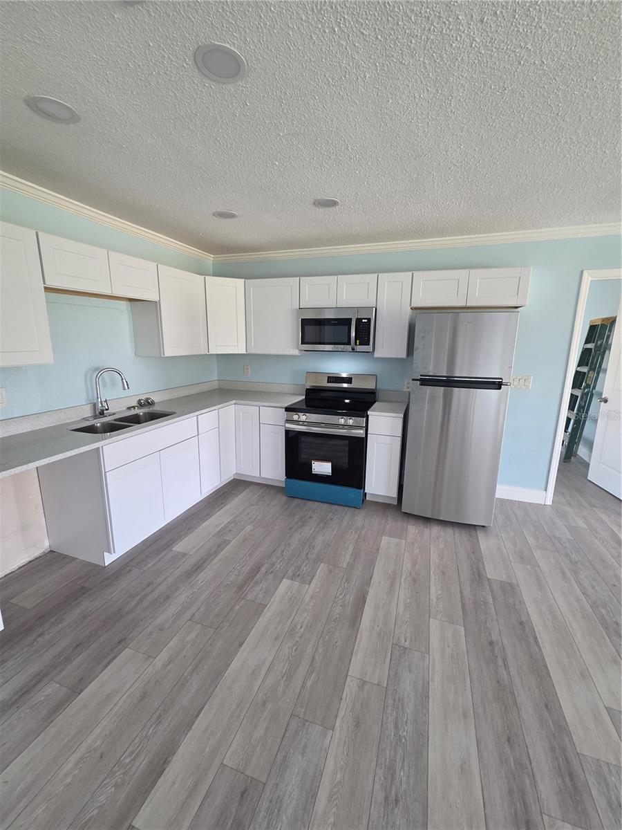 Image 4 of 21 For 9001 Spring Hill Drive