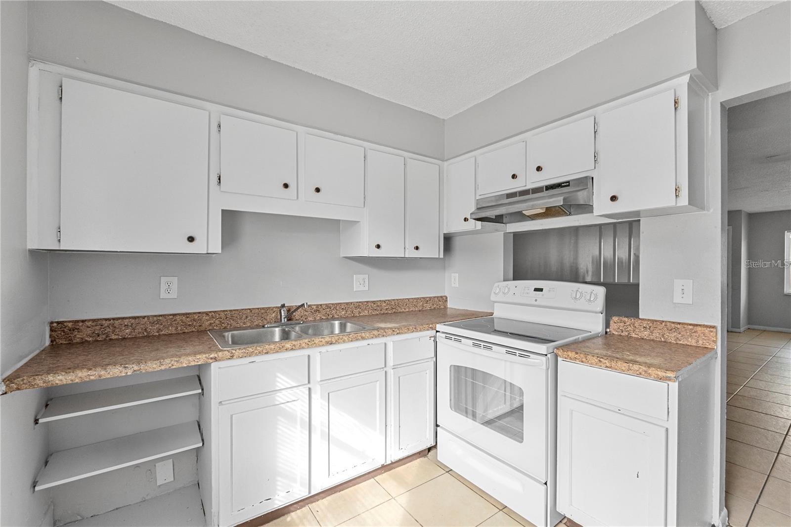 Image 3 of 8 For 2502 Chestnut Woods Drive
