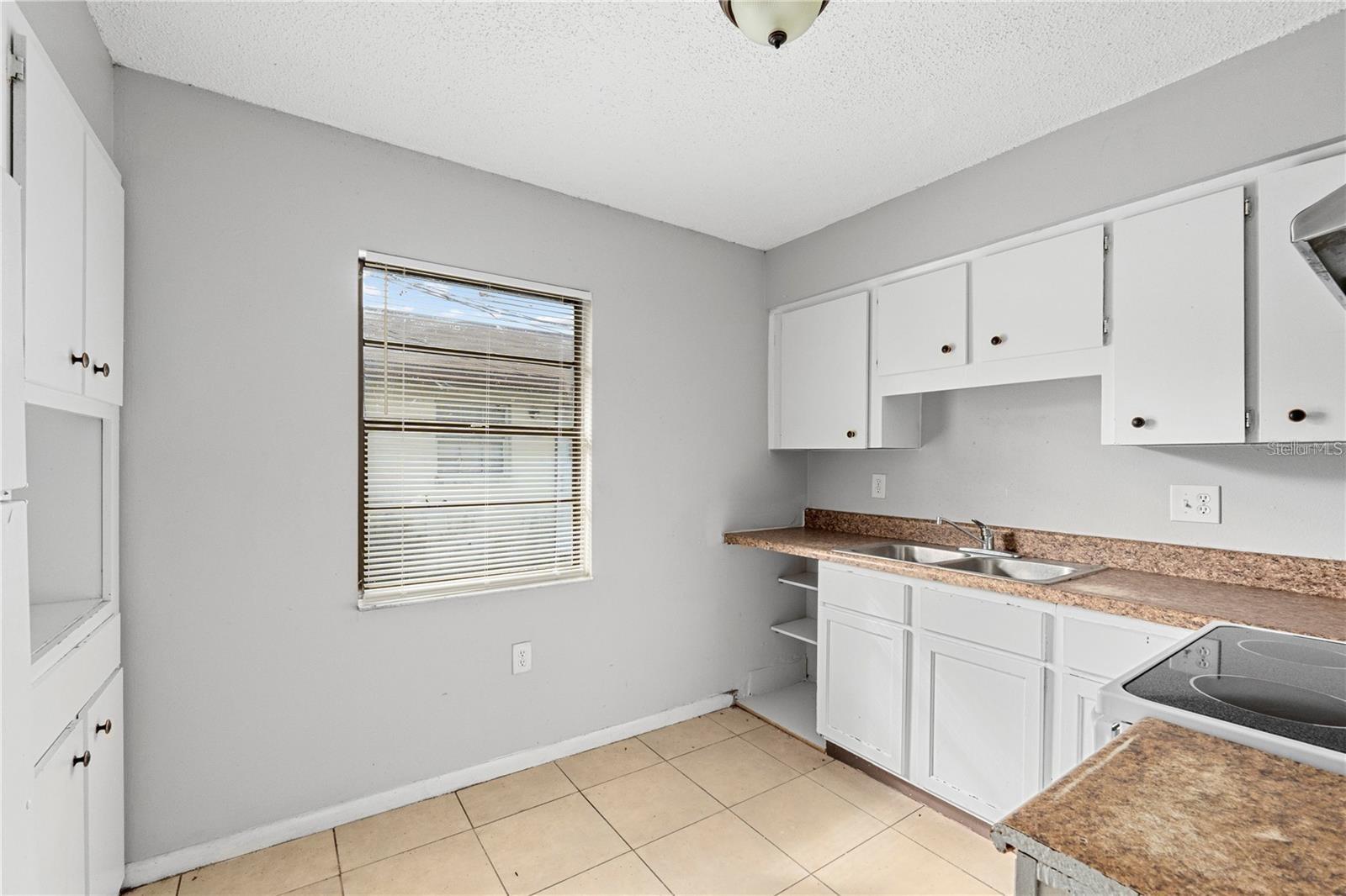 Image 4 of 8 For 2502 Chestnut Woods Drive