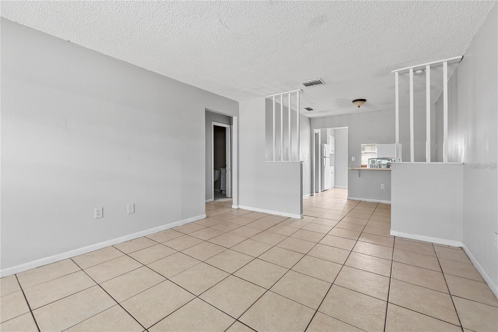 Image 5 of 8 For 2502 Chestnut Woods Drive