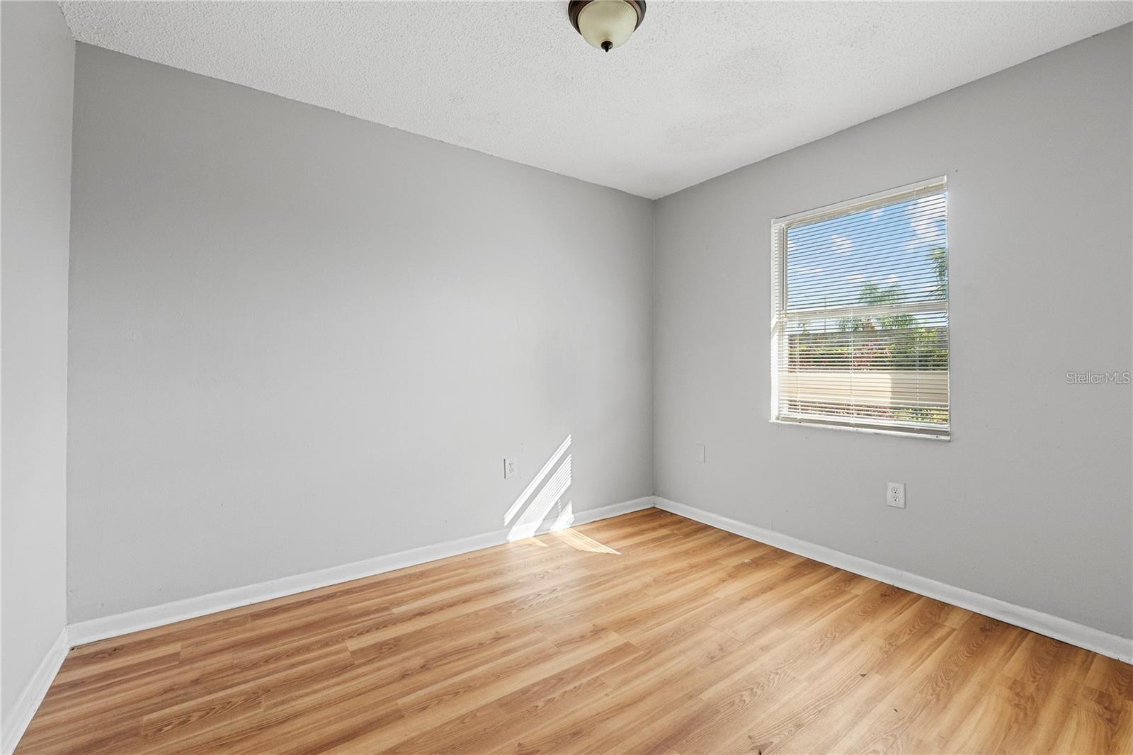 Image 7 of 8 For 2502 Chestnut Woods Drive