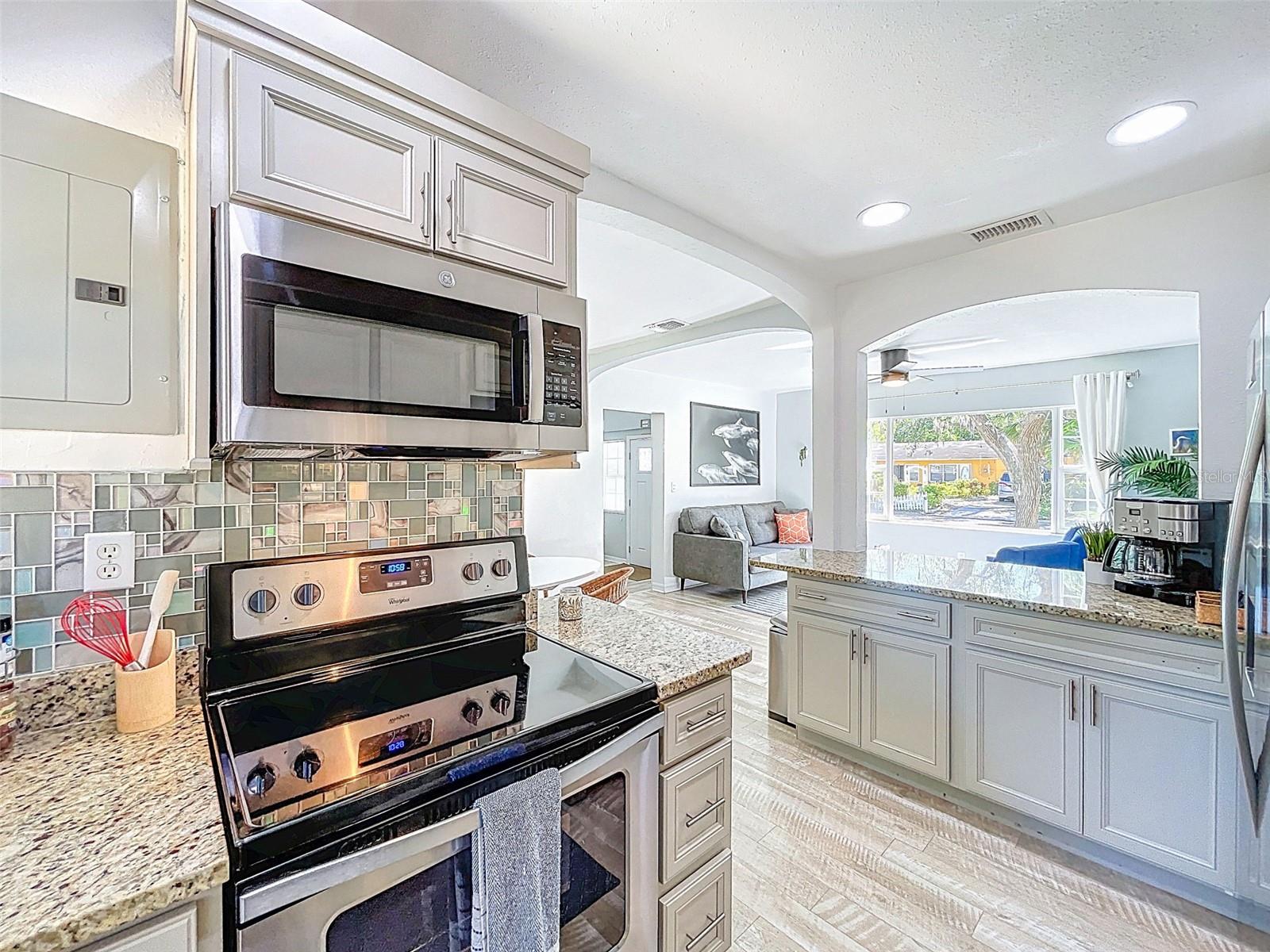 Image 21 of 74 For 1600 Pasadena Dr