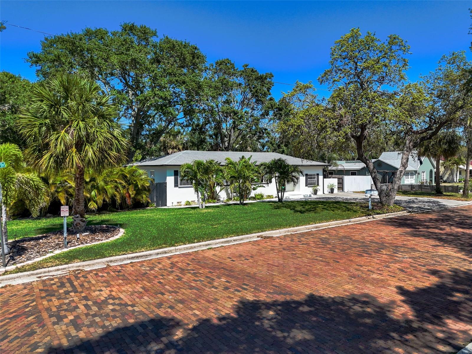 Image 69 of 74 For 1600 Pasadena Dr
