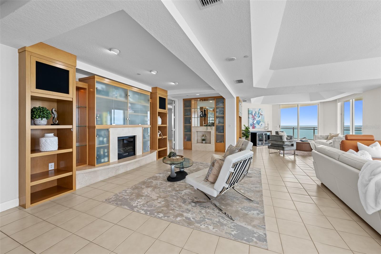 Listing photo id 9 for 1170 Gulf Boulevard 2101