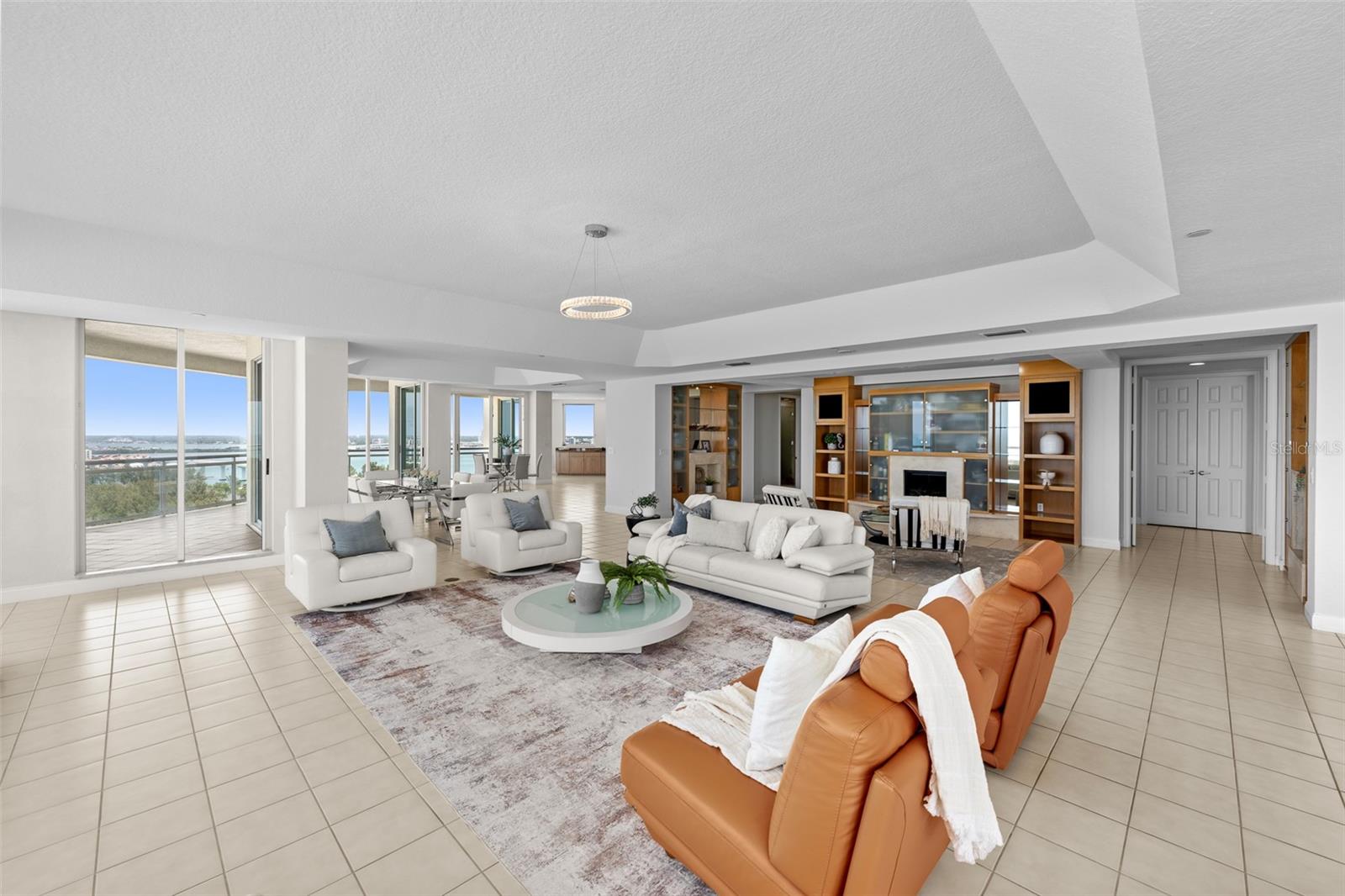Listing photo id 13 for 1170 Gulf Boulevard 2101