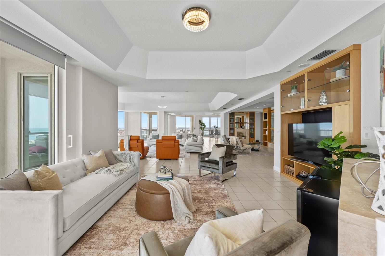 Listing photo id 14 for 1170 Gulf Boulevard 2101