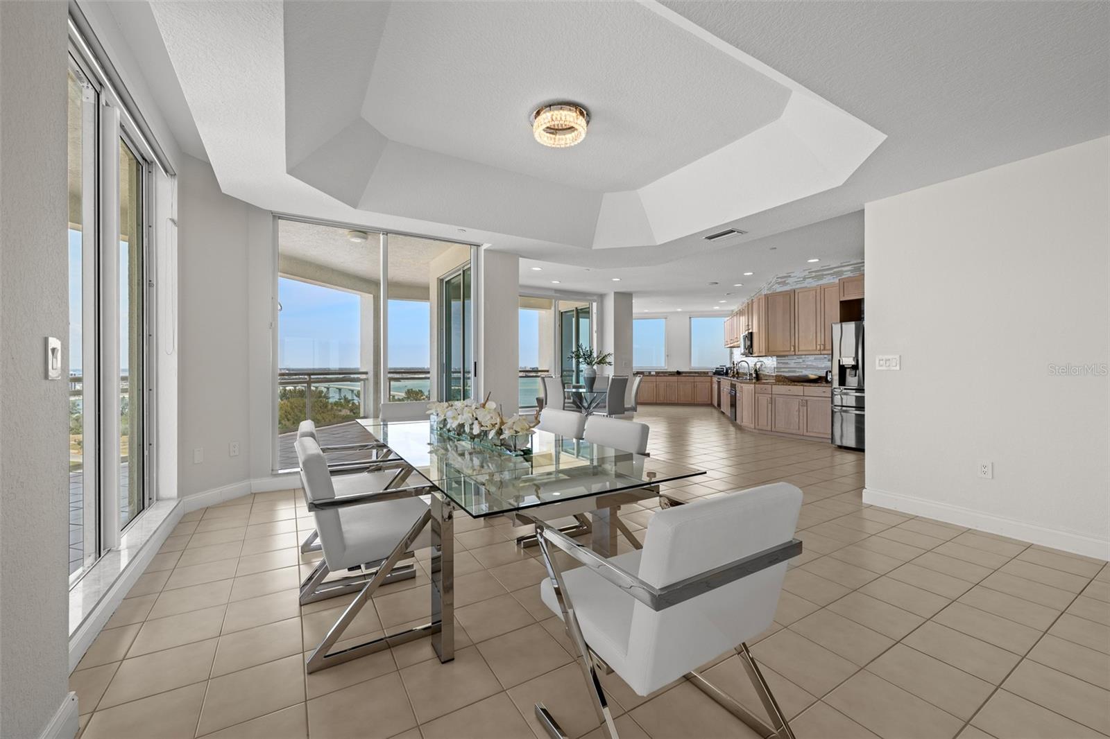 Listing photo id 16 for 1170 Gulf Boulevard 2101