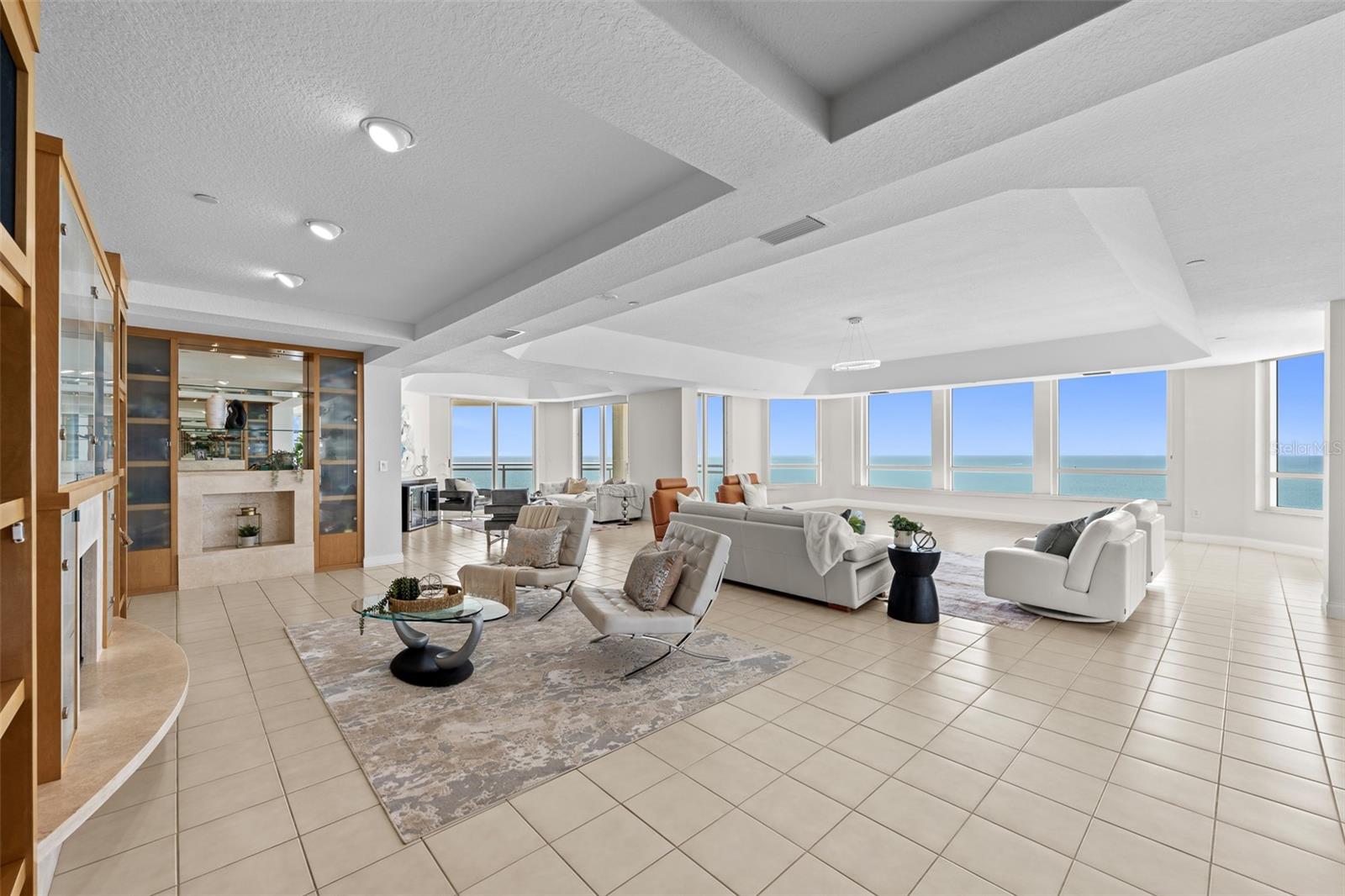 Listing photo id 0 for 1170 Gulf Boulevard 2101