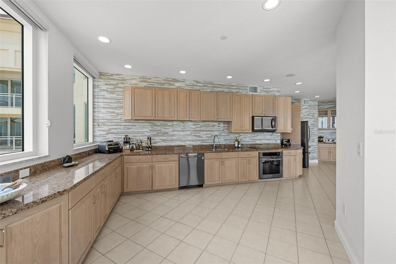 Listing photo id 20 for 1170 Gulf Boulevard 2101