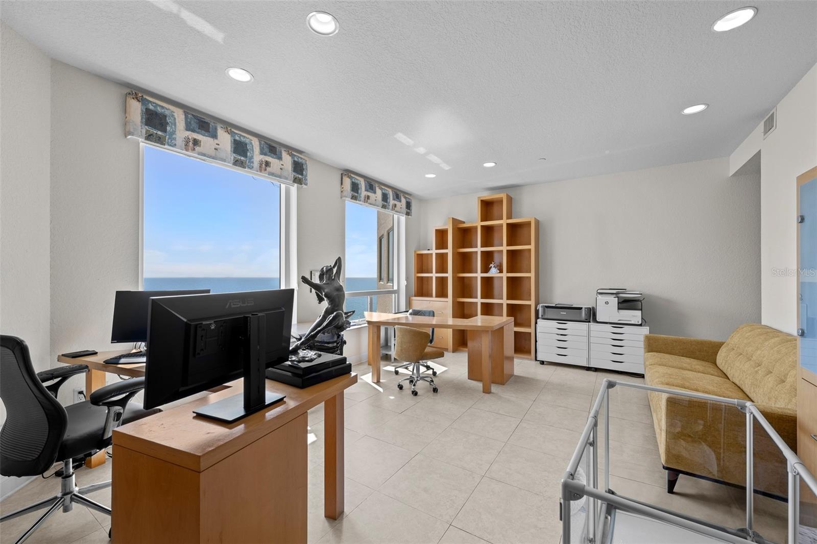 Listing photo id 34 for 1170 Gulf Boulevard 2101