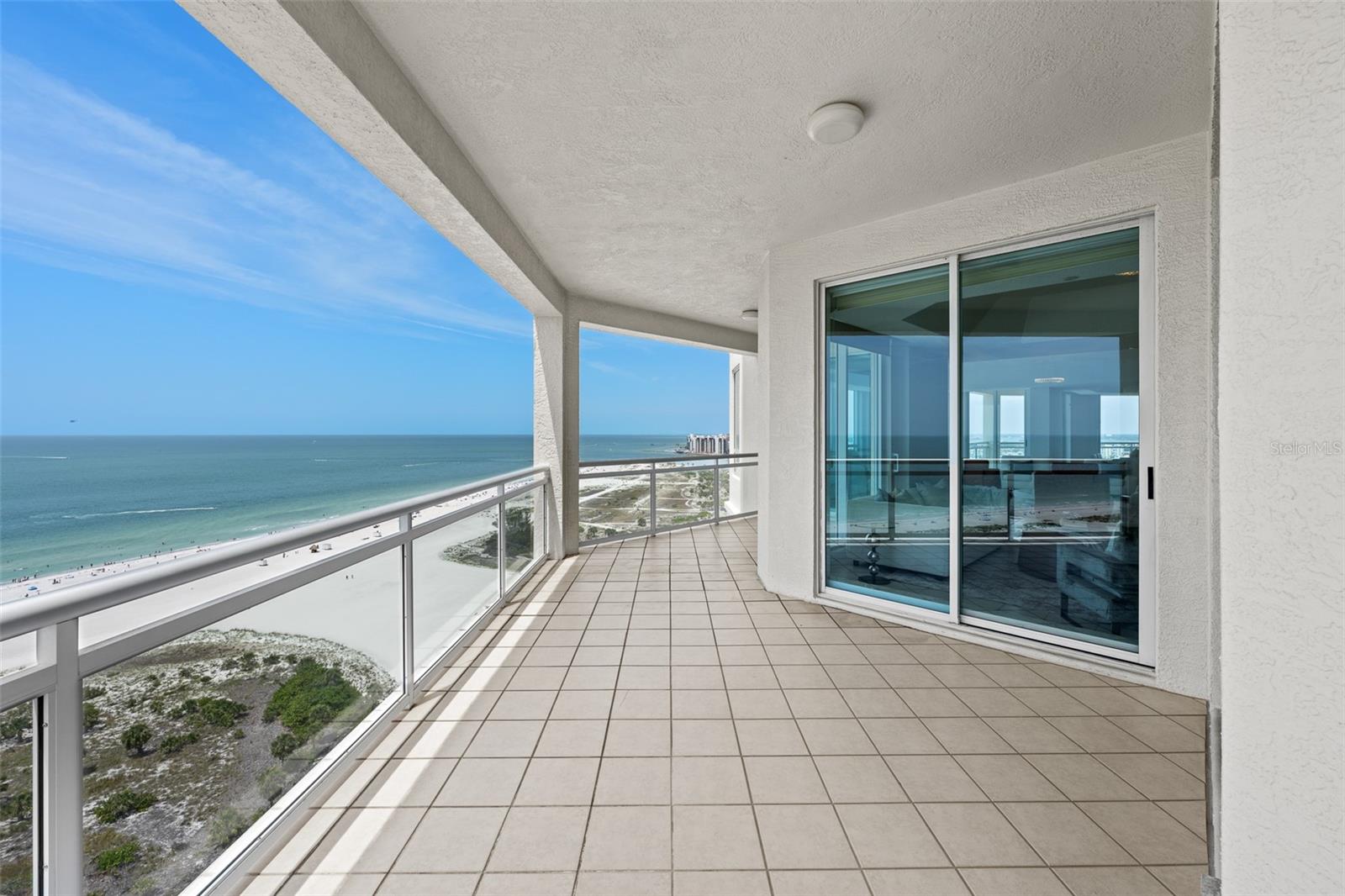 Listing photo id 36 for 1170 Gulf Boulevard 2101