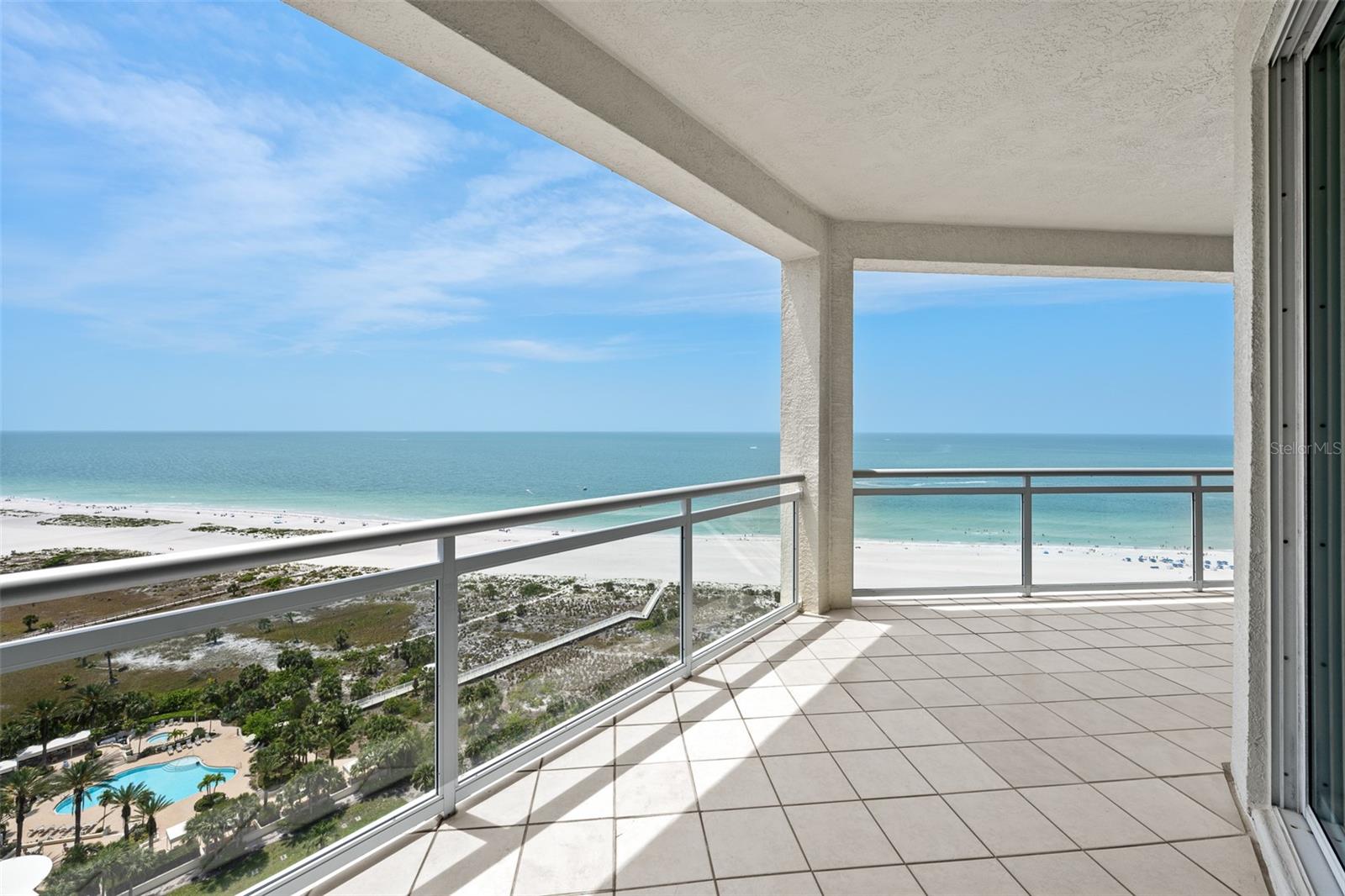 Listing photo id 37 for 1170 Gulf Boulevard 2101
