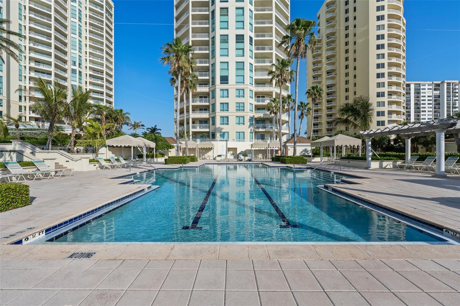 Listing photo id 40 for 1170 Gulf Boulevard 2101