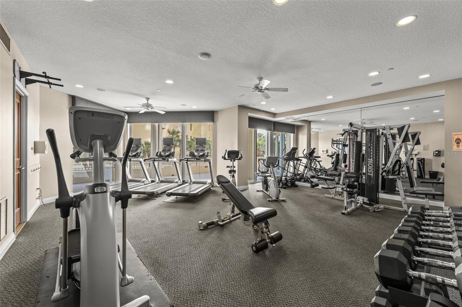 Listing photo id 41 for 1170 Gulf Boulevard 2101