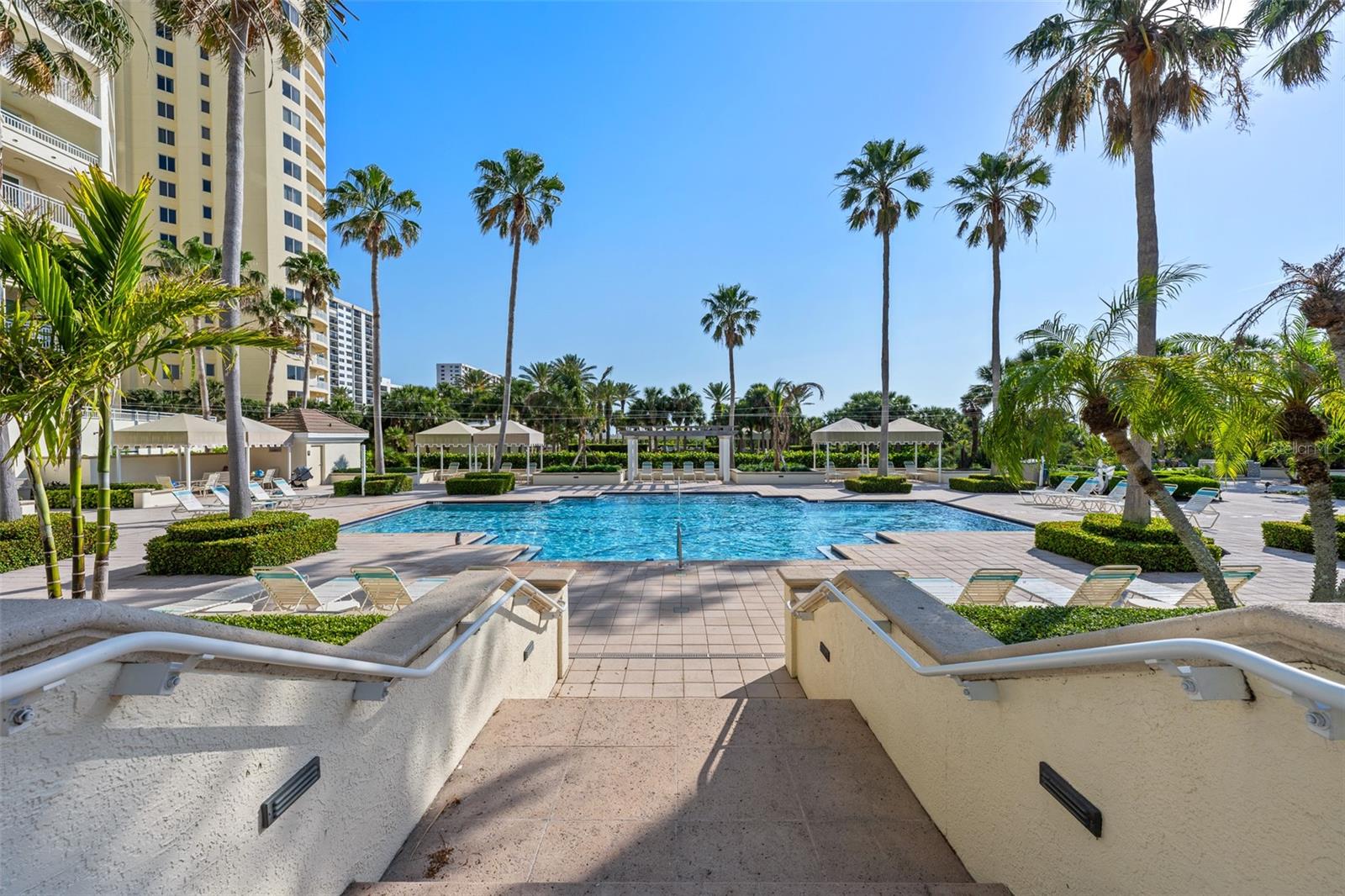 Listing photo id 46 for 1170 Gulf Boulevard 2101