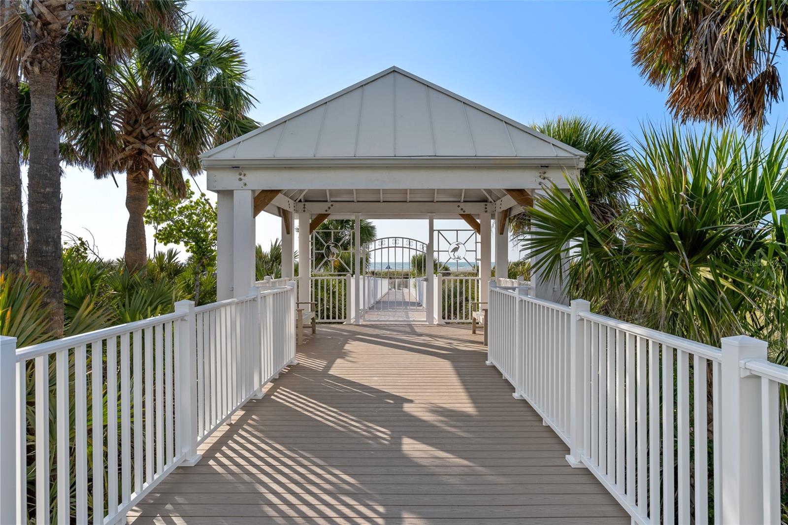 Listing photo id 47 for 1170 Gulf Boulevard 2101
