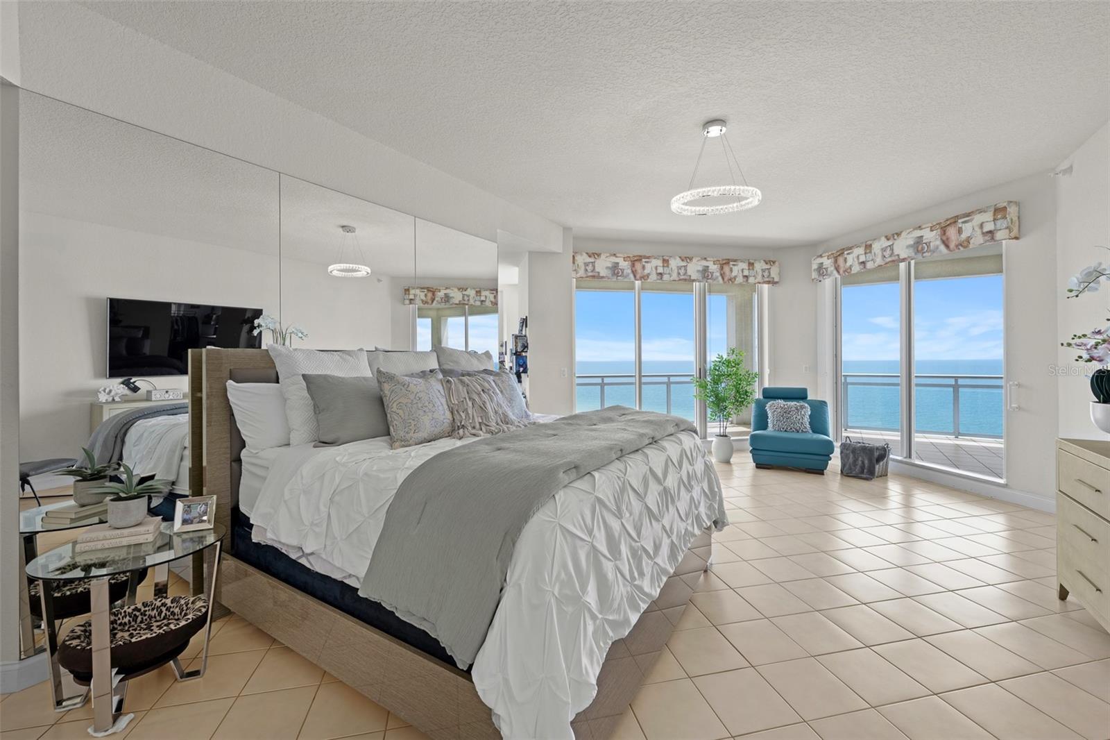 Listing photo id 3 for 1170 Gulf Boulevard 2101