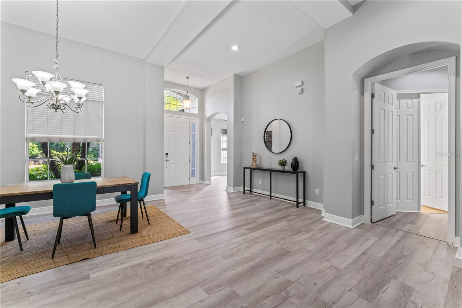 Image 11 of 100 For 10517 Palm Cove Avenue
