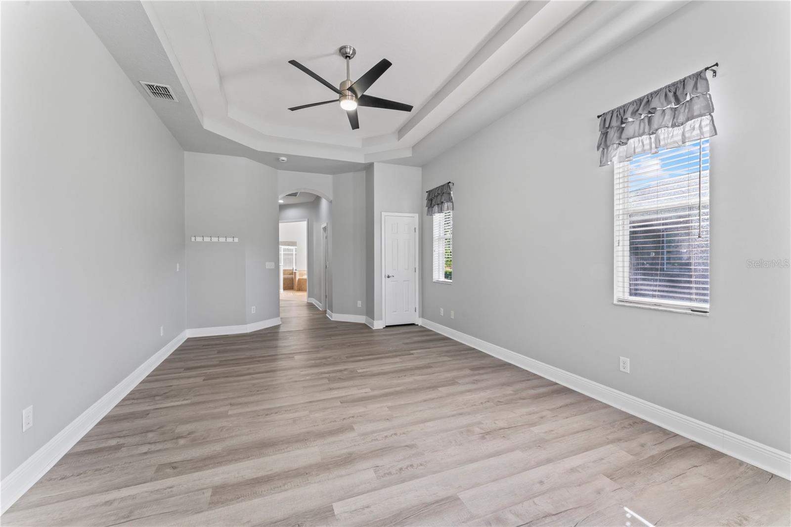Image 18 of 100 For 10517 Palm Cove Avenue