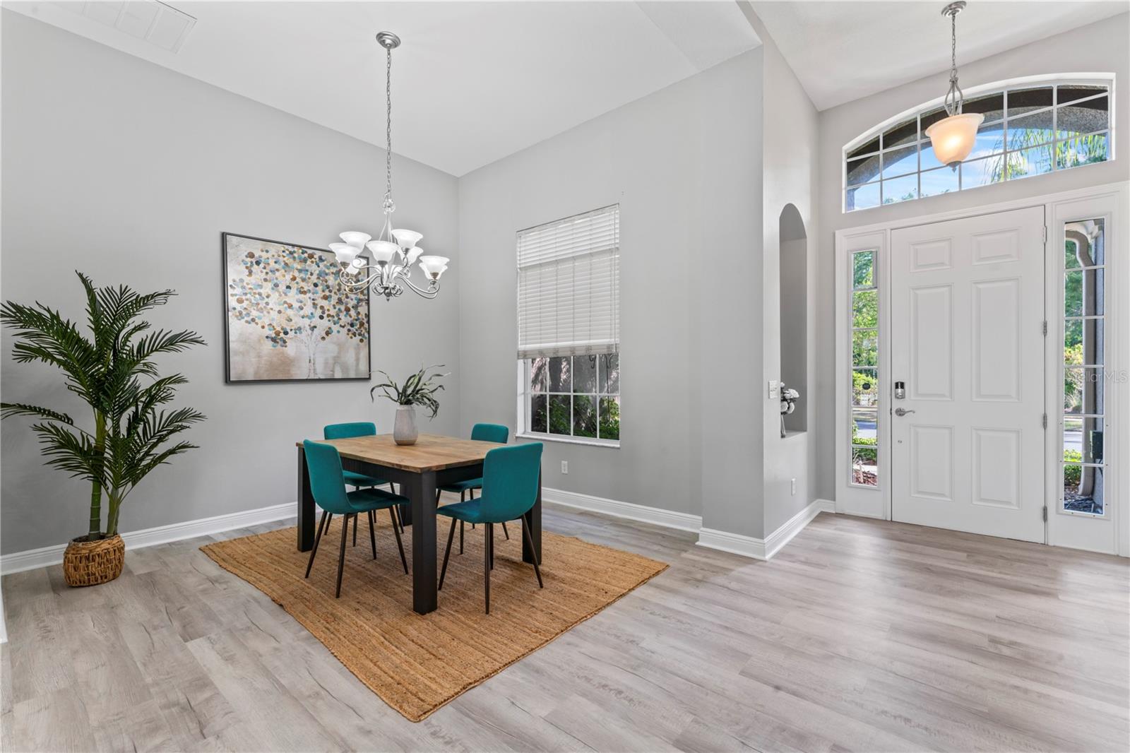 Image 3 of 100 For 10517 Palm Cove Avenue