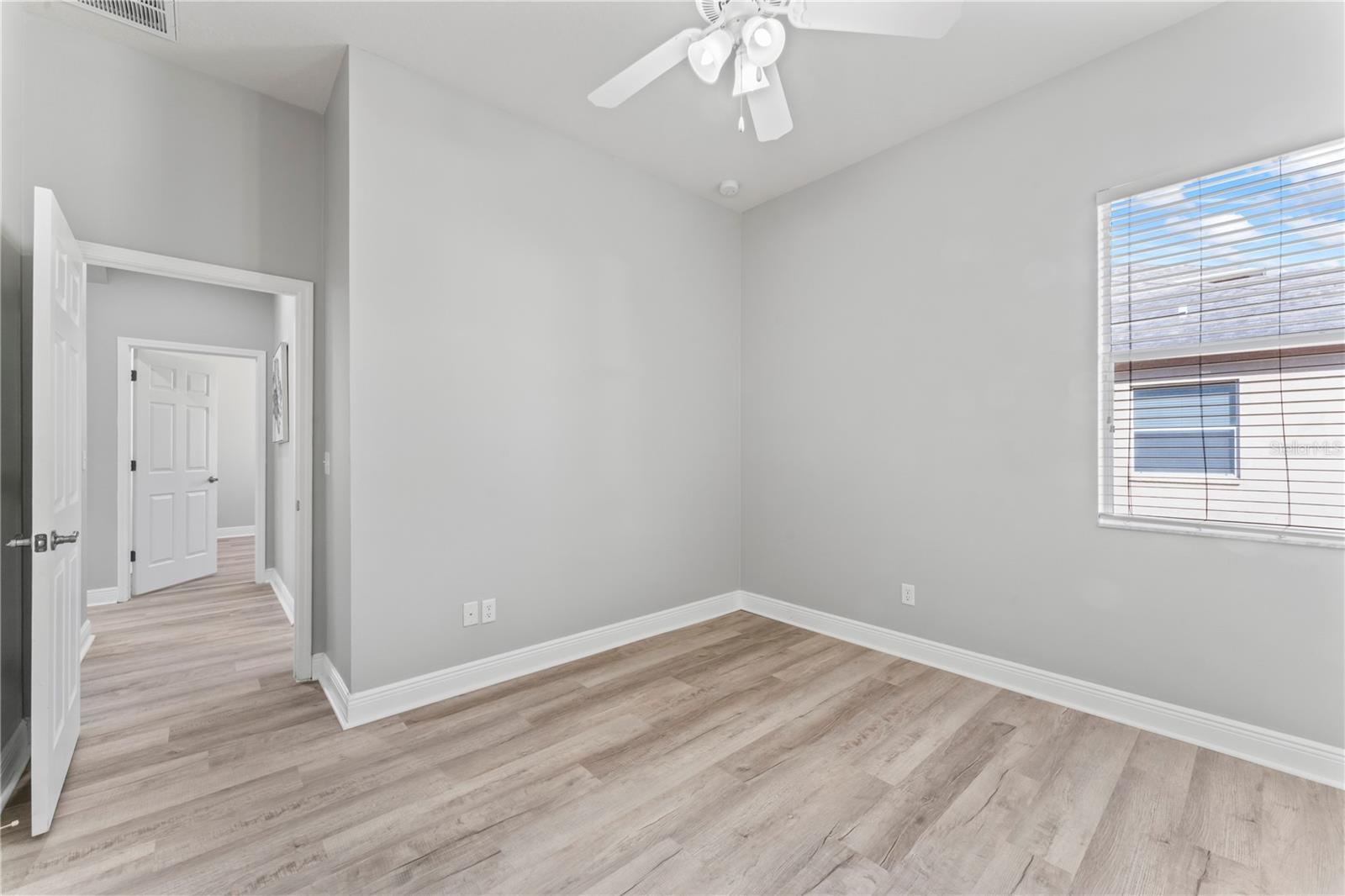 Image 42 of 100 For 10517 Palm Cove Avenue
