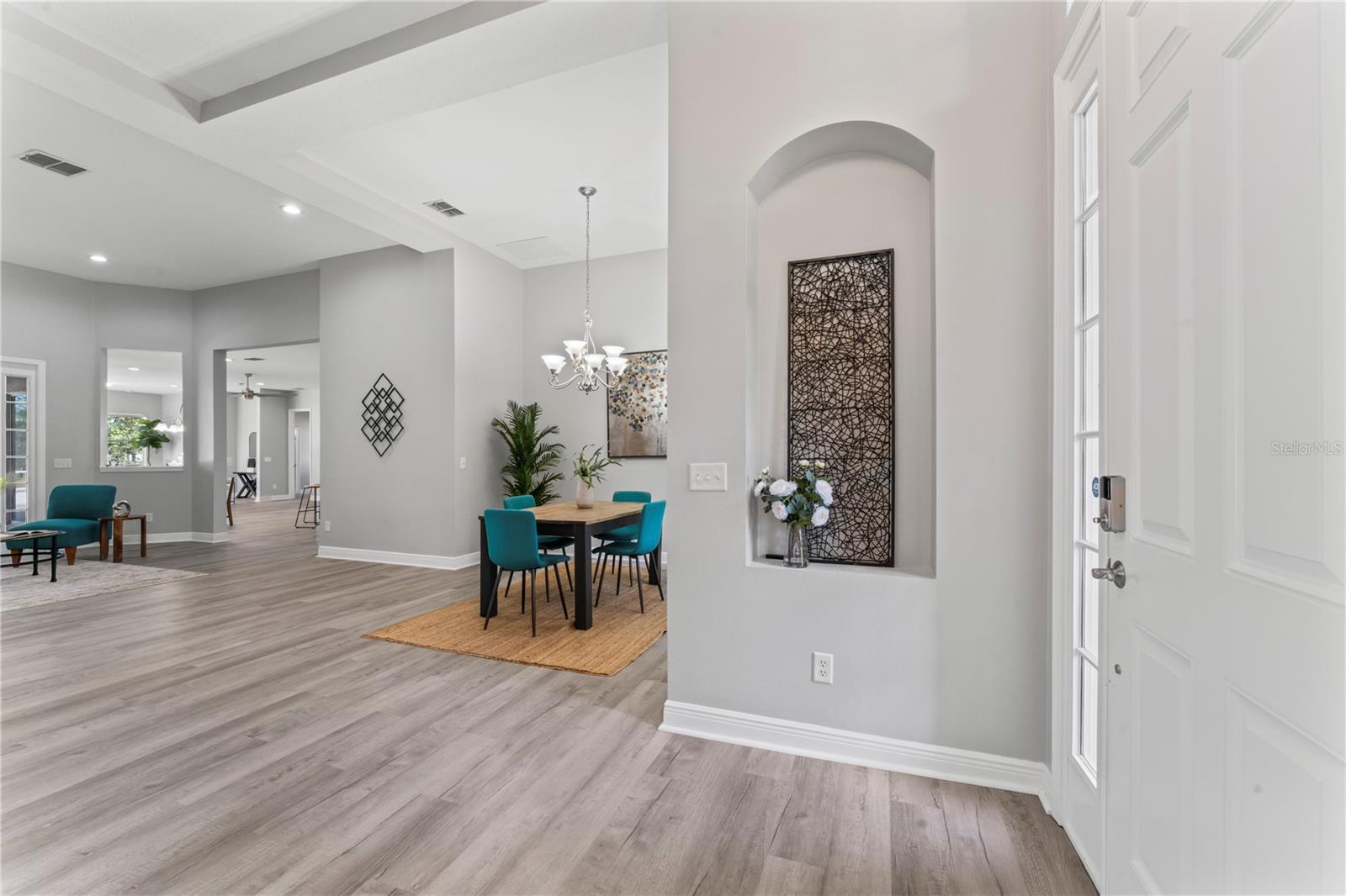 Image 5 of 100 For 10517 Palm Cove Avenue