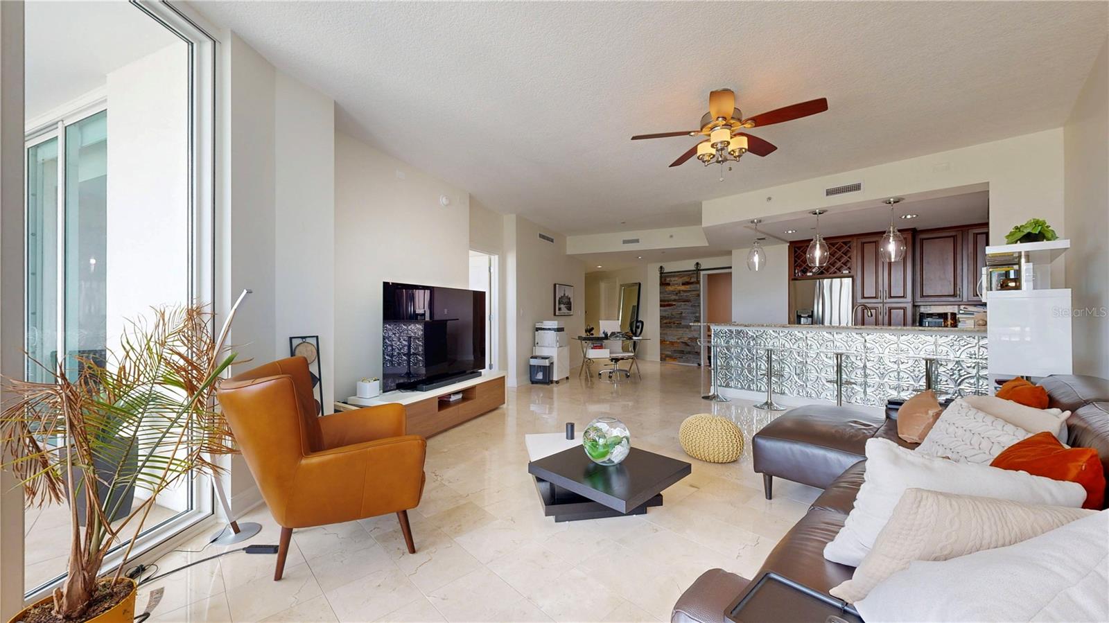 Image 6 of 42 For 450 Knights Run Avenue 703