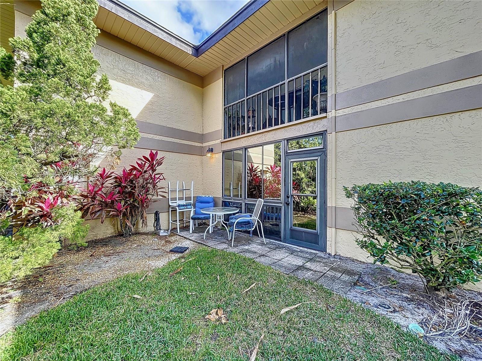 Image 4 of 56 For 2679 Sabal Springs Circle 102