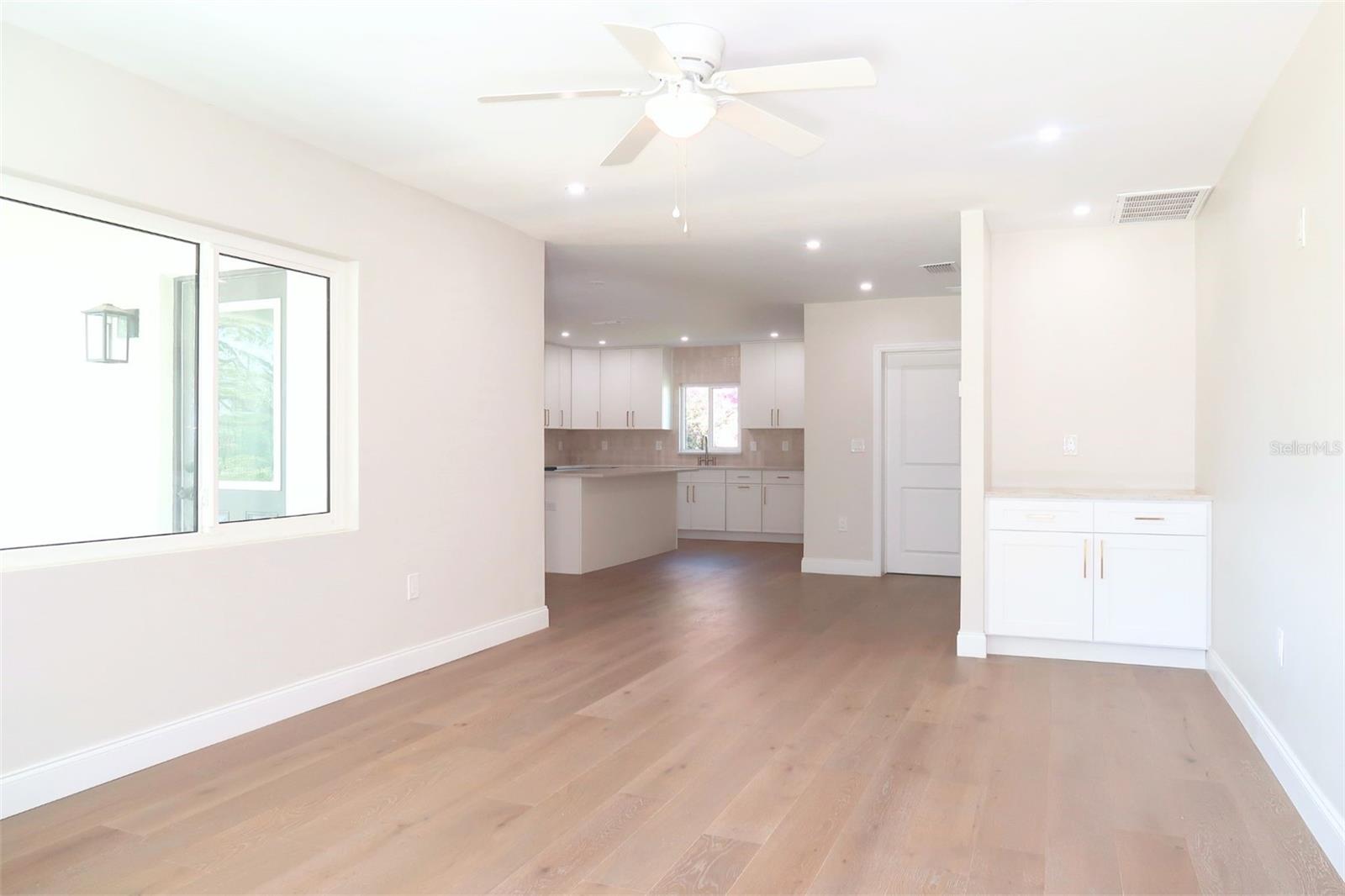 Image 3 of 21 For 4019 Lemon Street