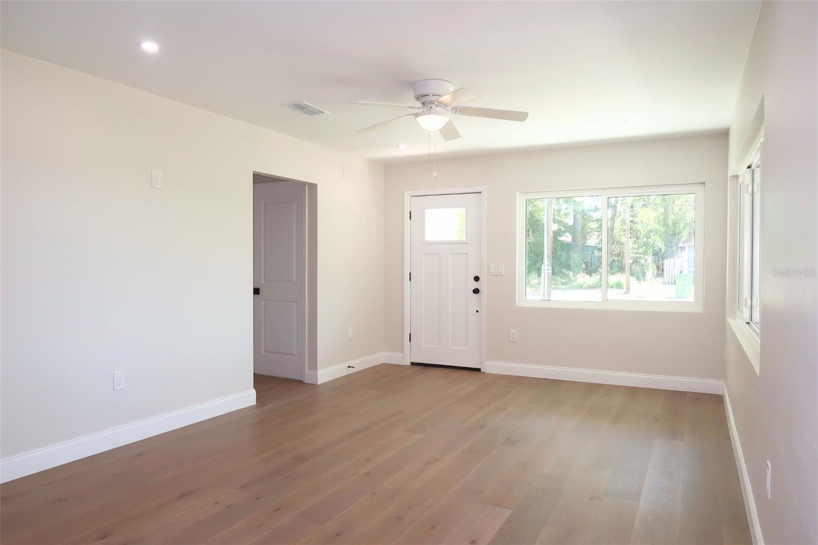 Image 4 of 21 For 4019 Lemon Street