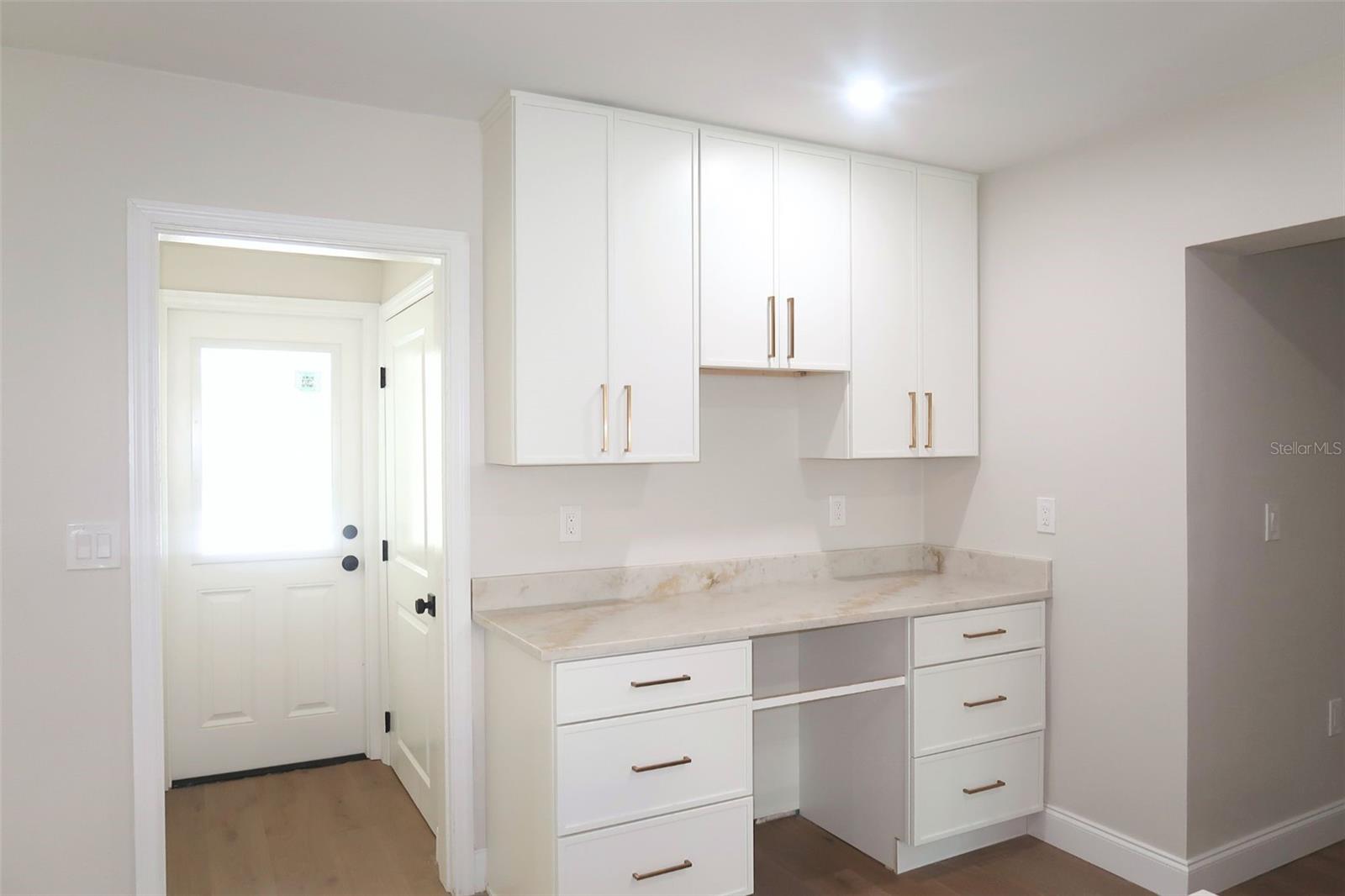 Image 7 of 21 For 4019 Lemon Street