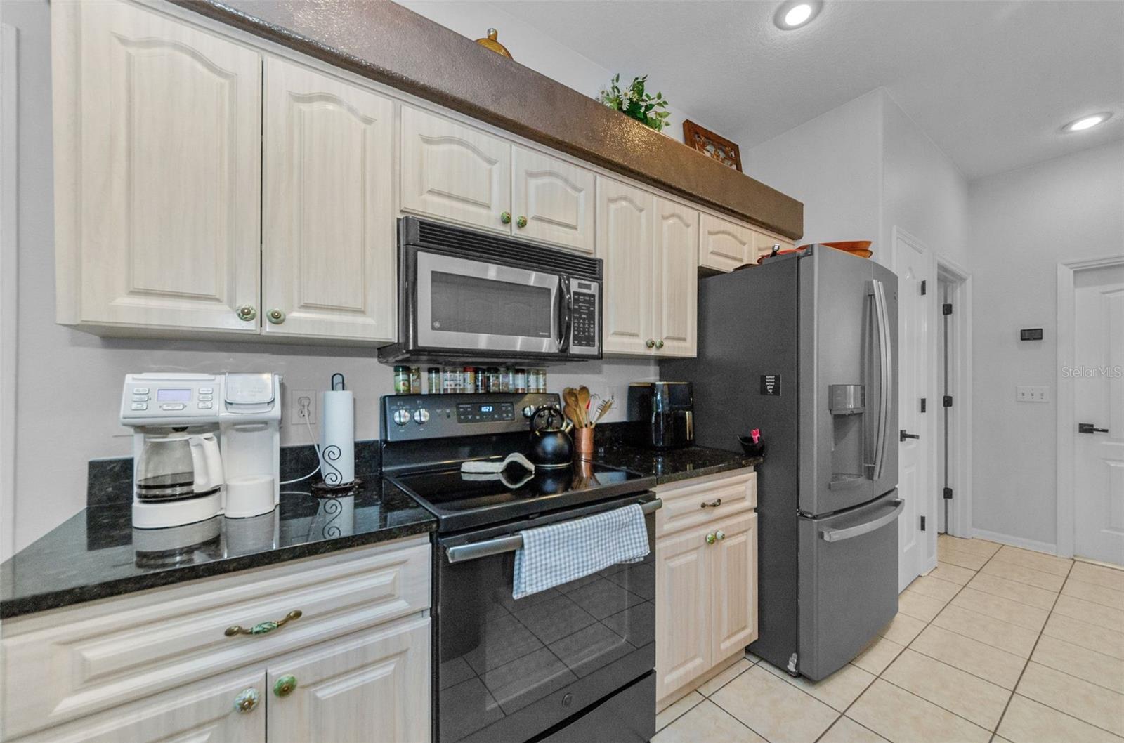 Image 16 of 67 For 12923 Colony Road