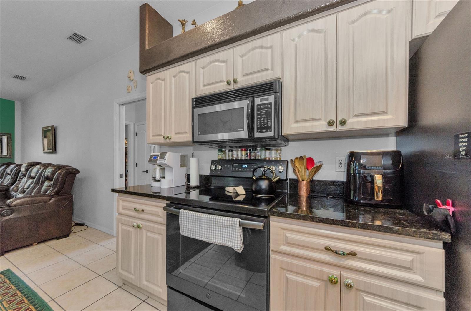 Image 18 of 67 For 12923 Colony Road