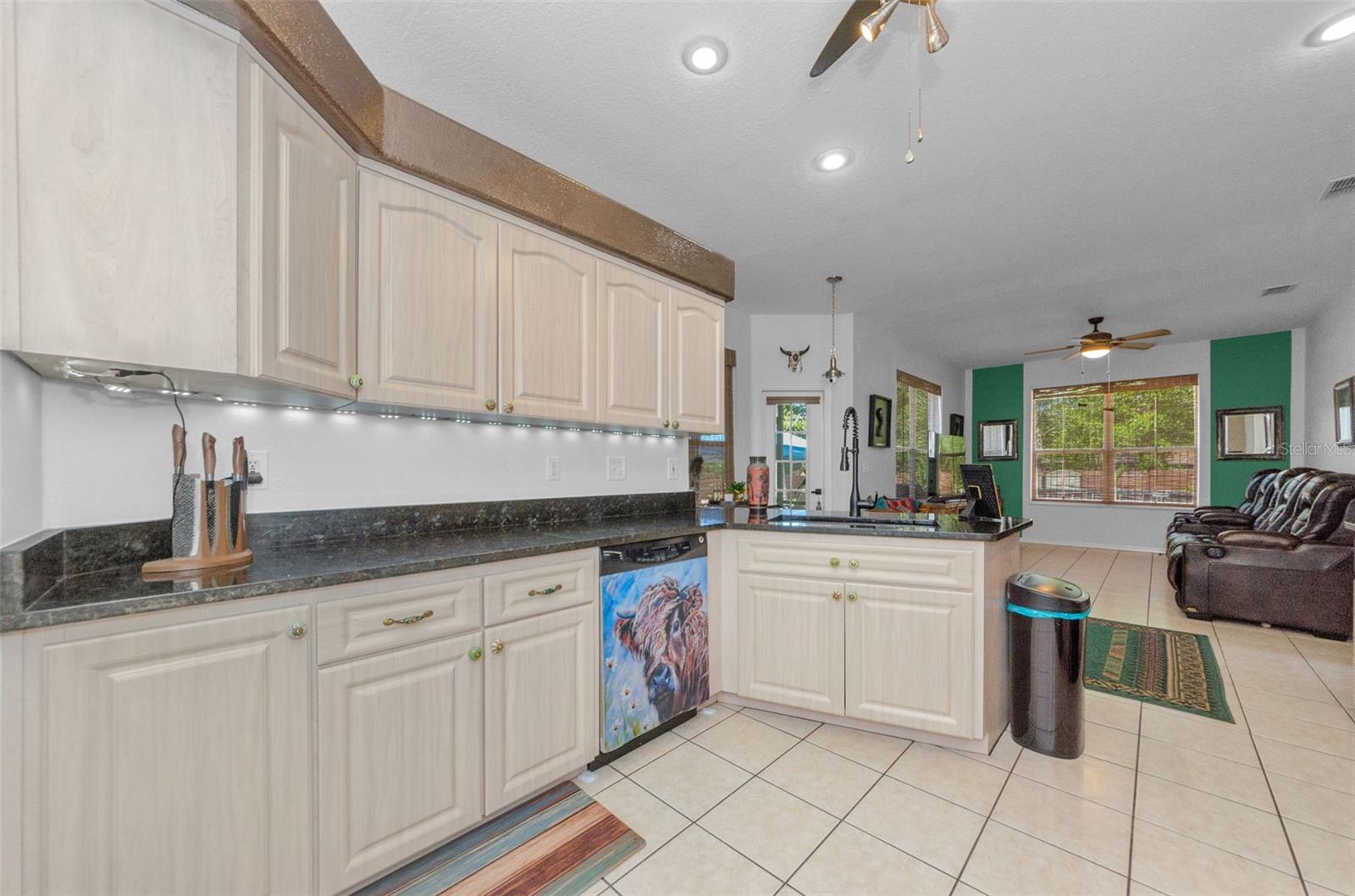 Image 19 of 67 For 12923 Colony Road
