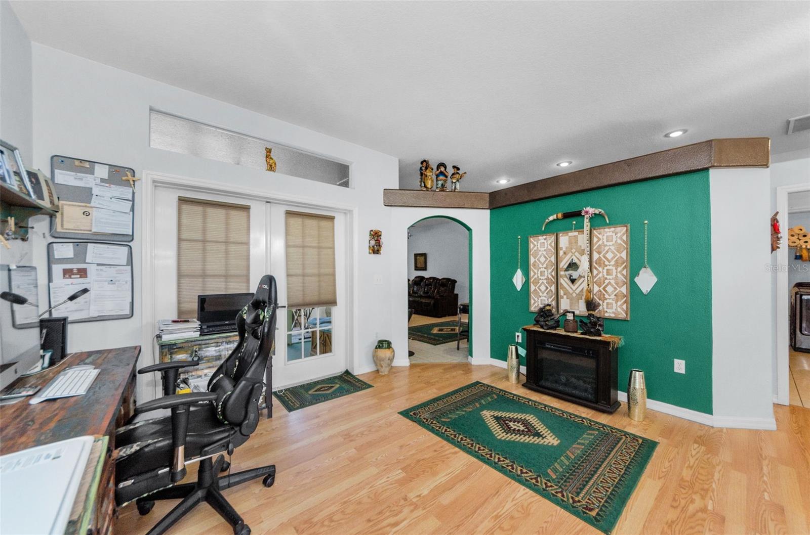 Image 9 of 67 For 12923 Colony Road