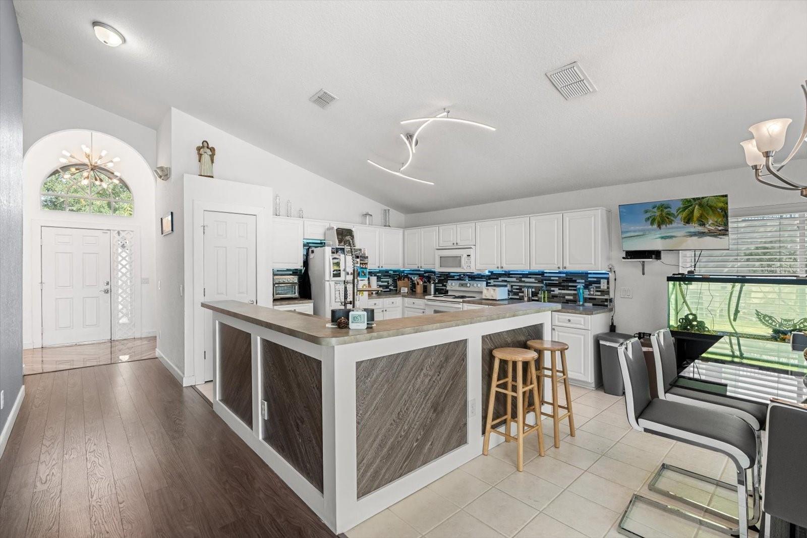 Image 10 of 43 For 547 Windsor Place