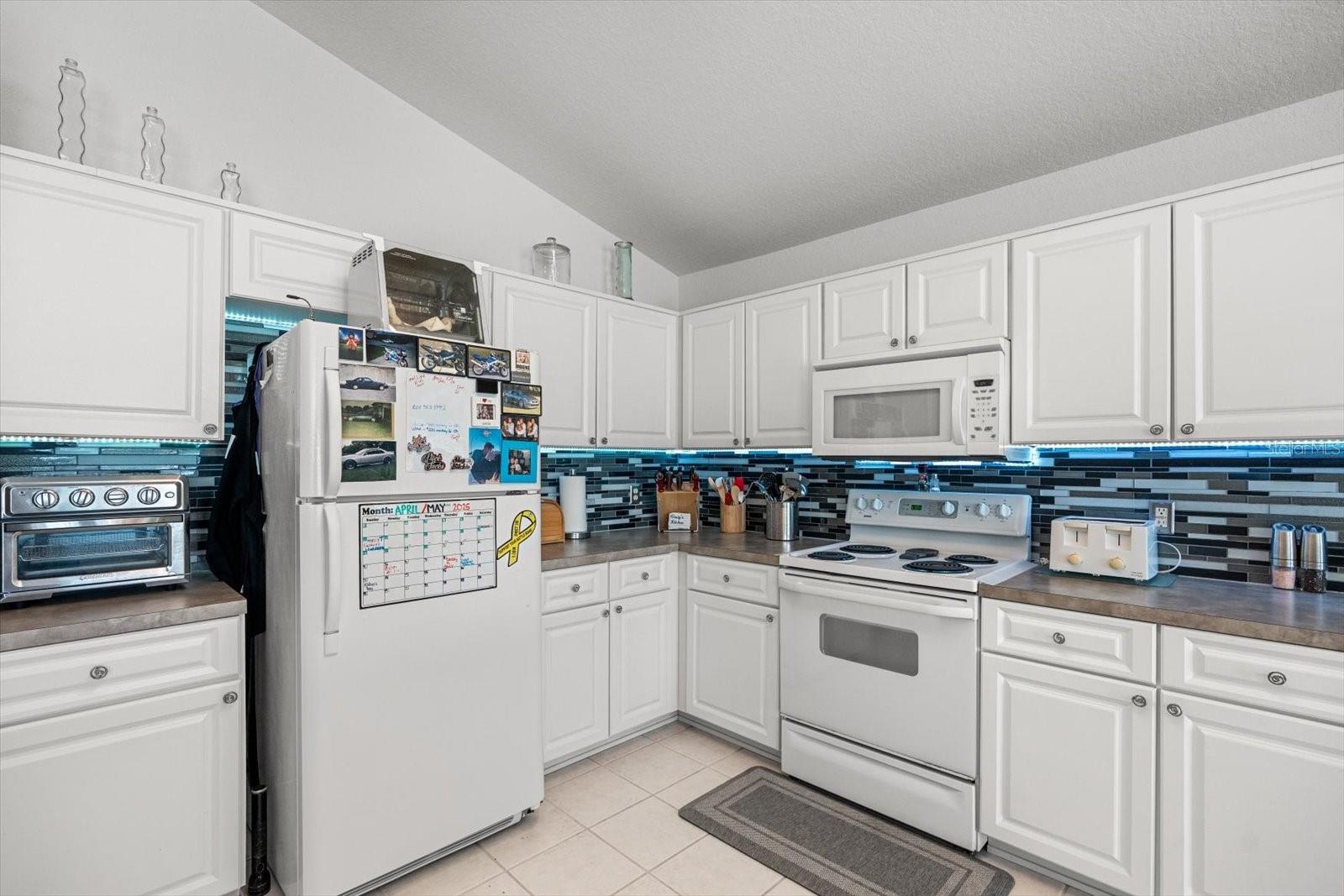 Image 14 of 43 For 547 Windsor Place