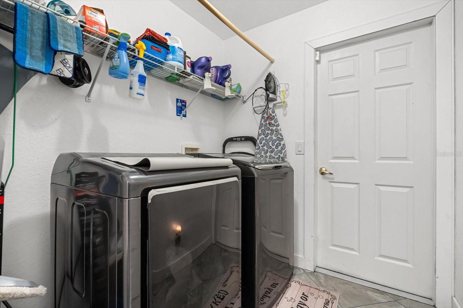 Image 31 of 43 For 547 Windsor Place