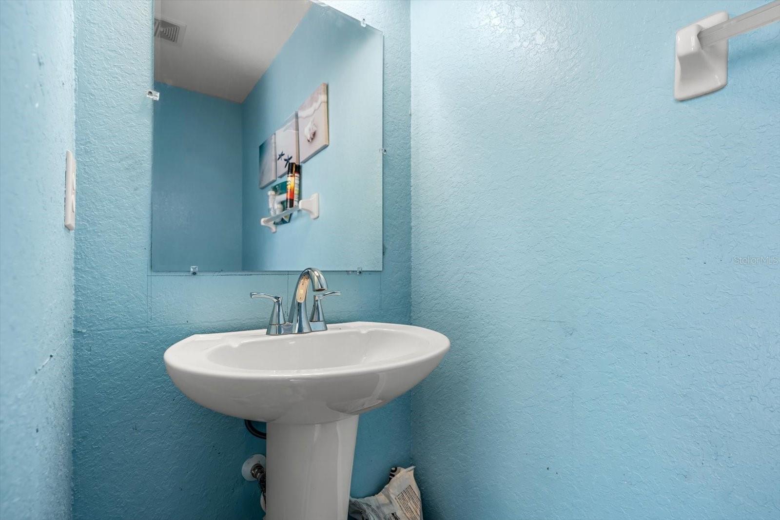 Image 32 of 43 For 547 Windsor Place