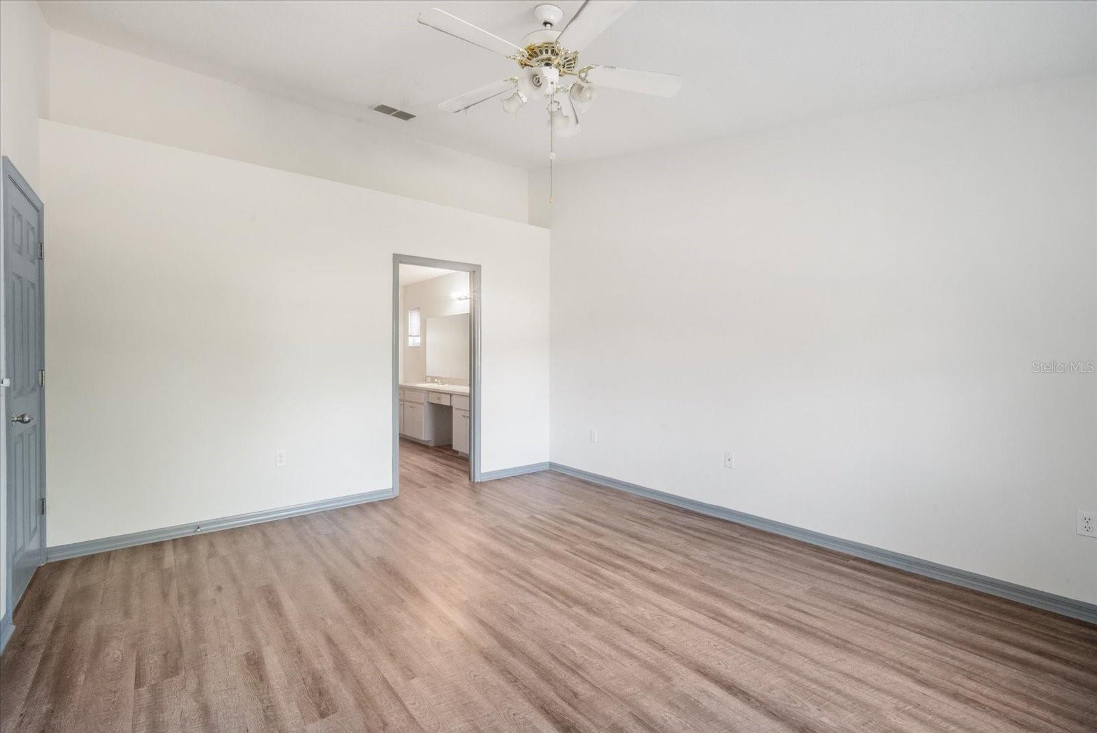 Image 14 of 26 For 3055 Steeplechase Drive