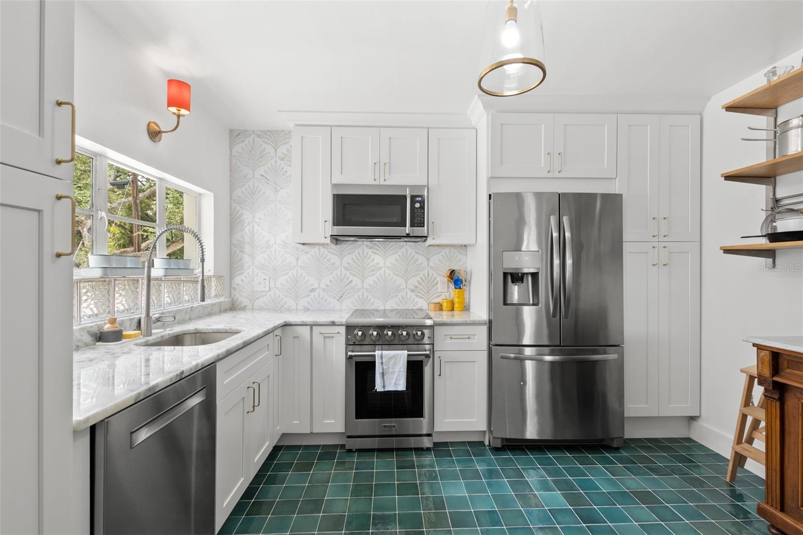 Listing photo id 8 for 5415 Park Place