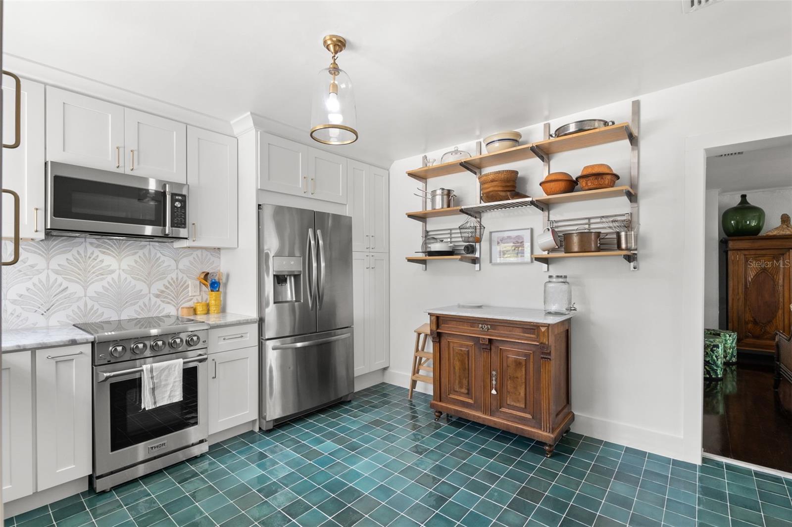 Listing photo id 10 for 5415 Park Place