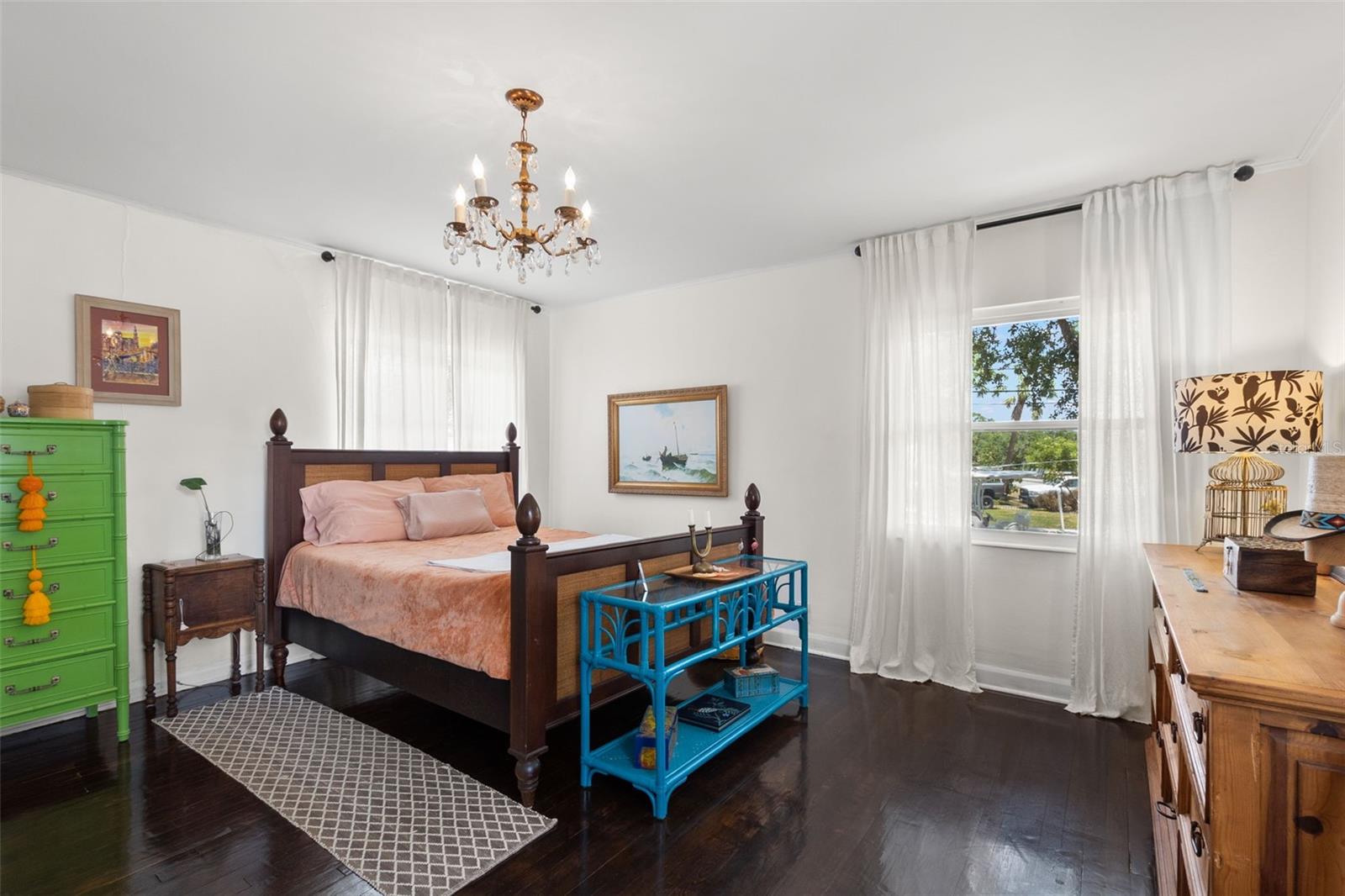 Listing photo id 11 for 5415 Park Place