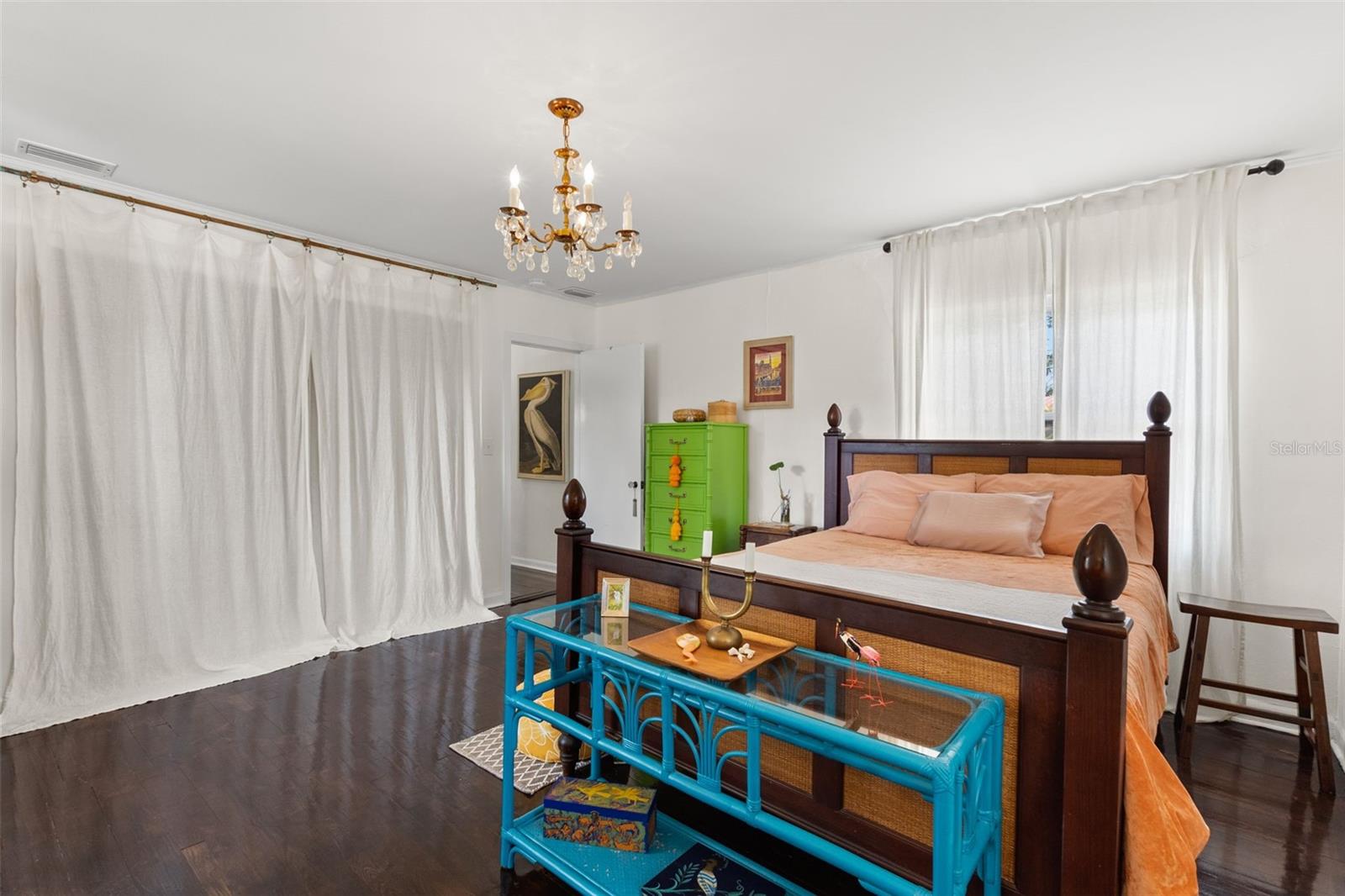 Listing photo id 12 for 5415 Park Place